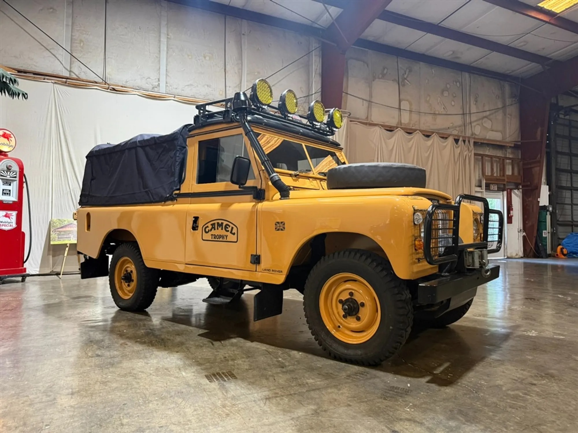 1981 Land Rover Series III Hi-Cap - 2