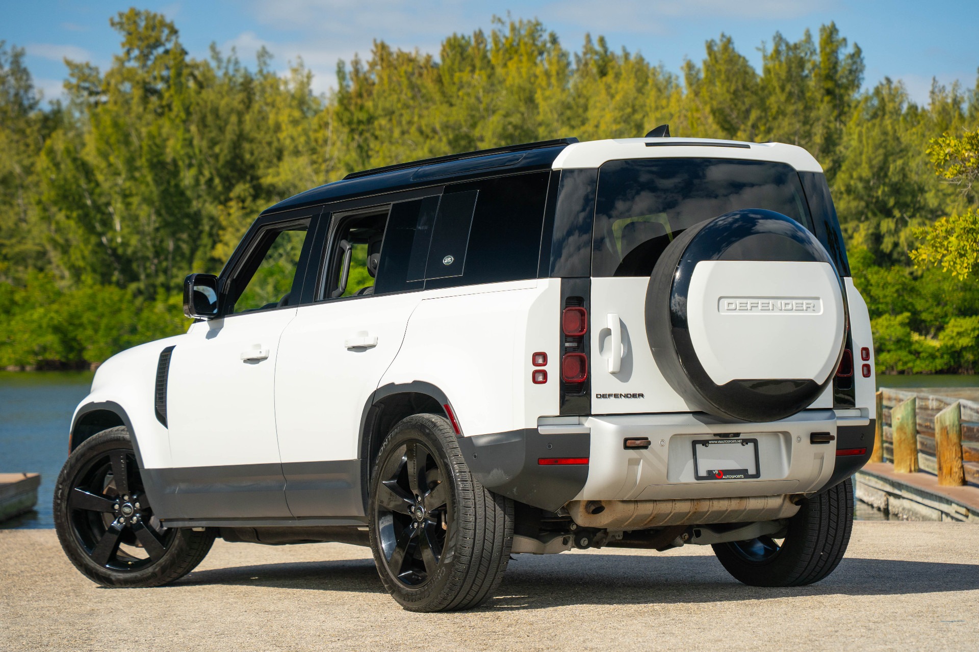 2023 Land Rover Defender 110 S