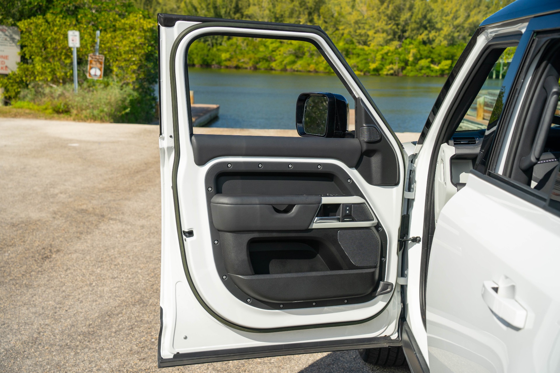 2023 Land Rover Defender 110 S