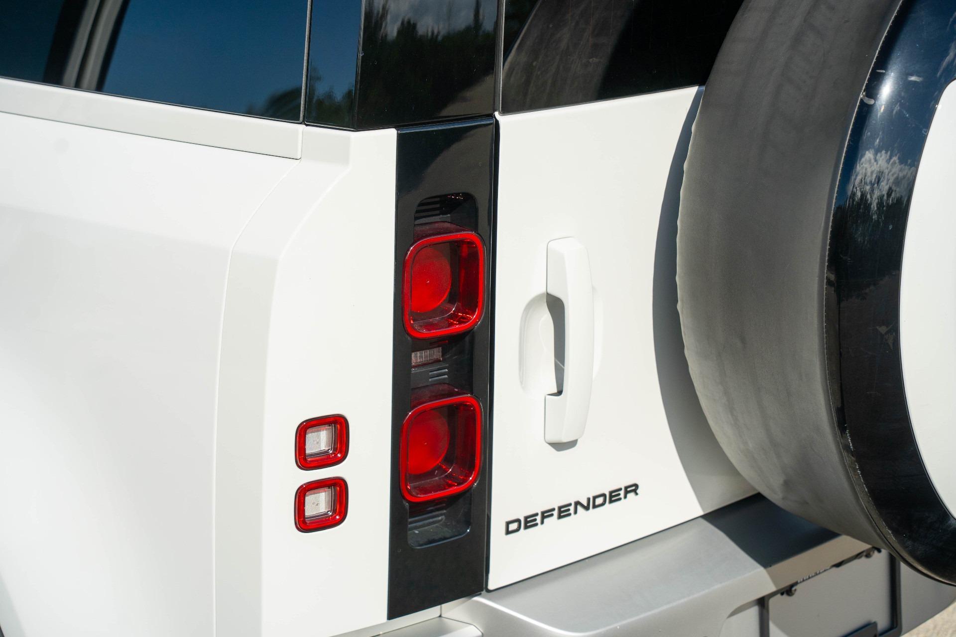 2023 Land Rover Defender 110 S