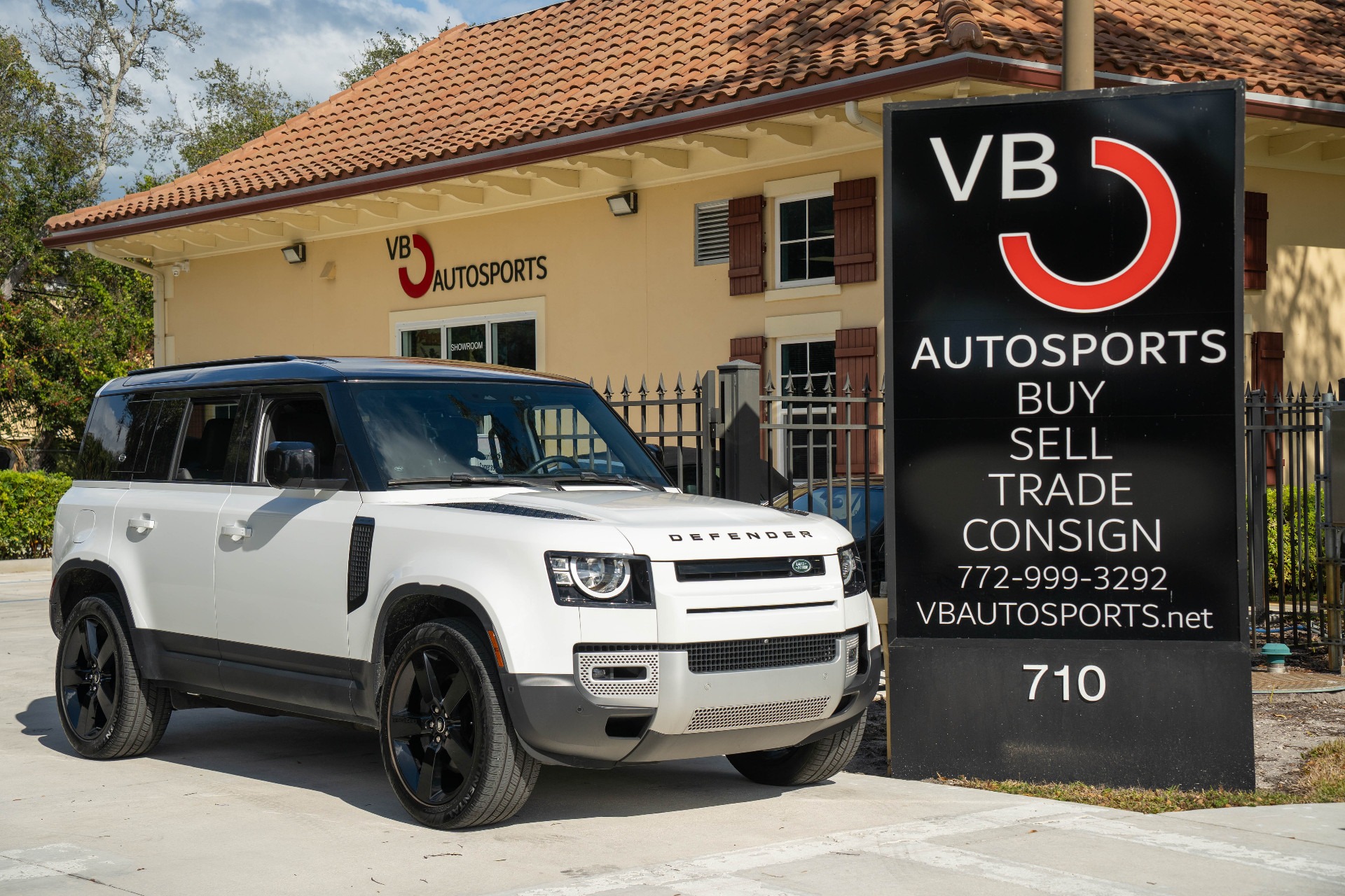 2023 Land Rover Defender 110 S - 2