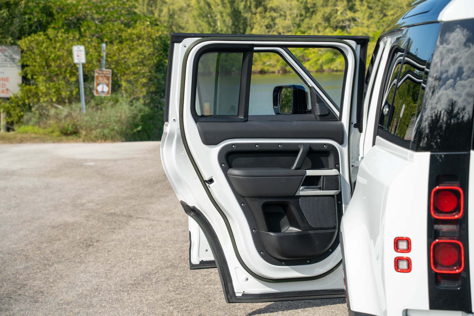 2023 Land Rover Defender 110 S