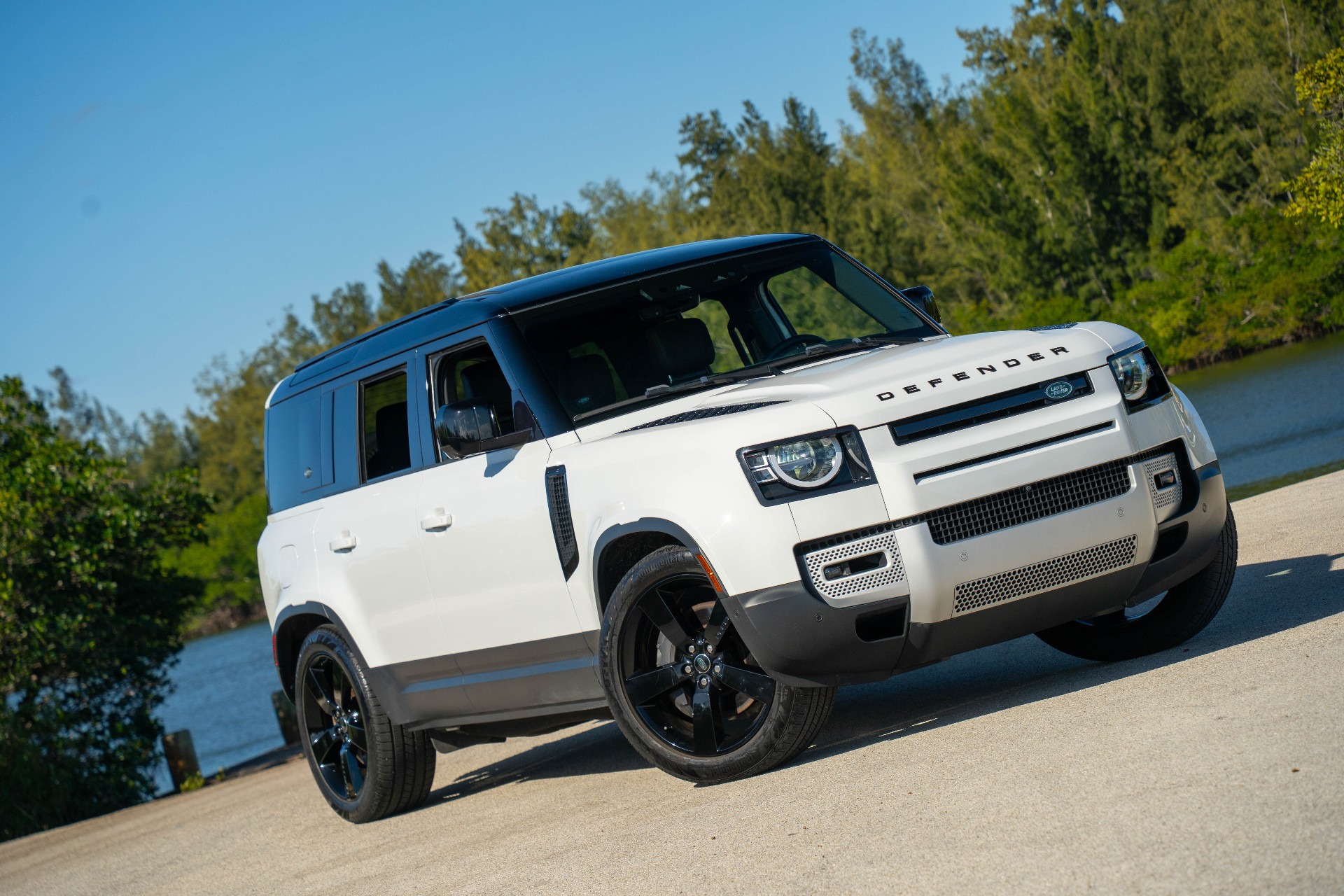 2023 Land Rover Defender 110 S