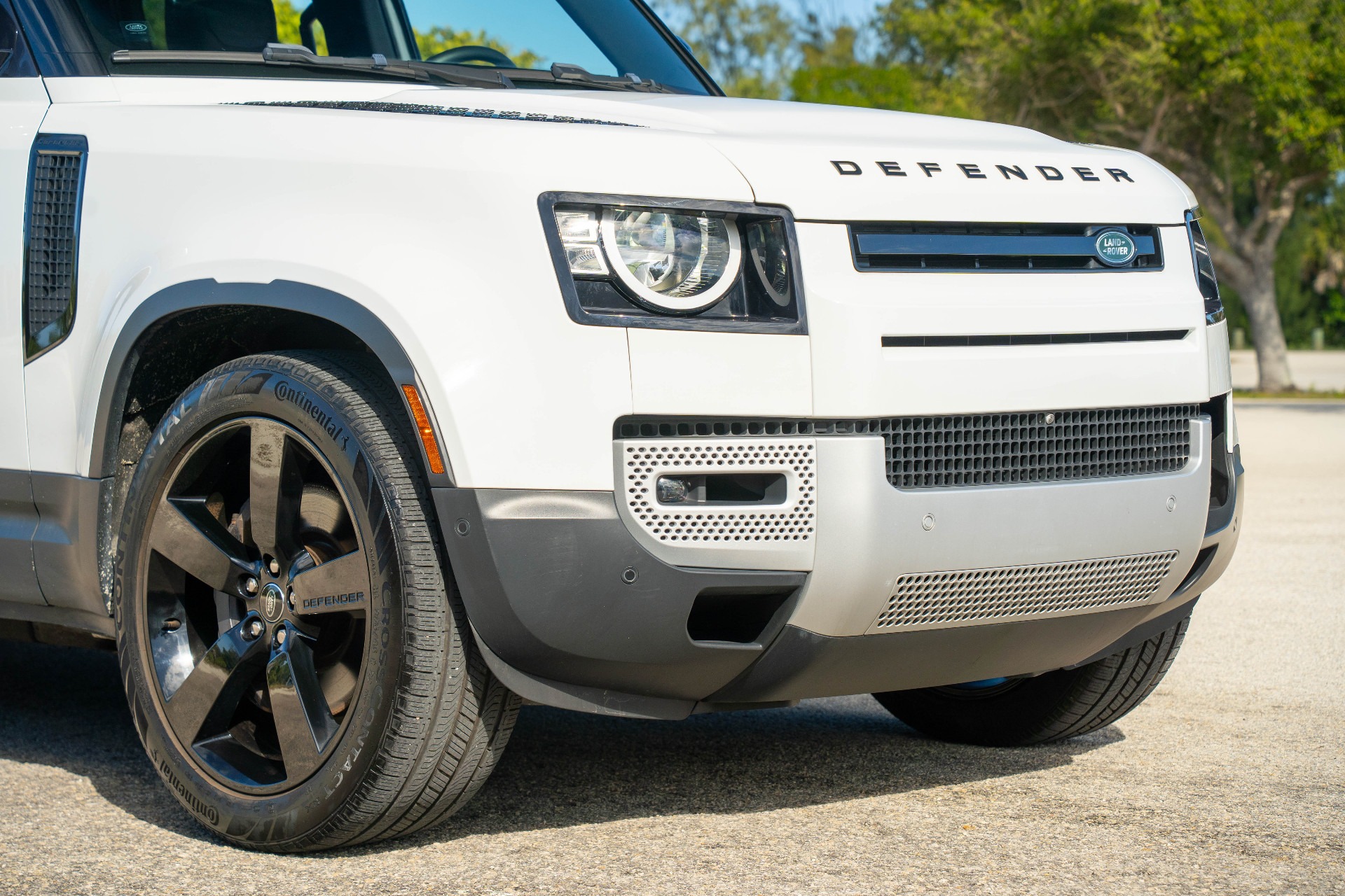 2023 Land Rover Defender 110 S