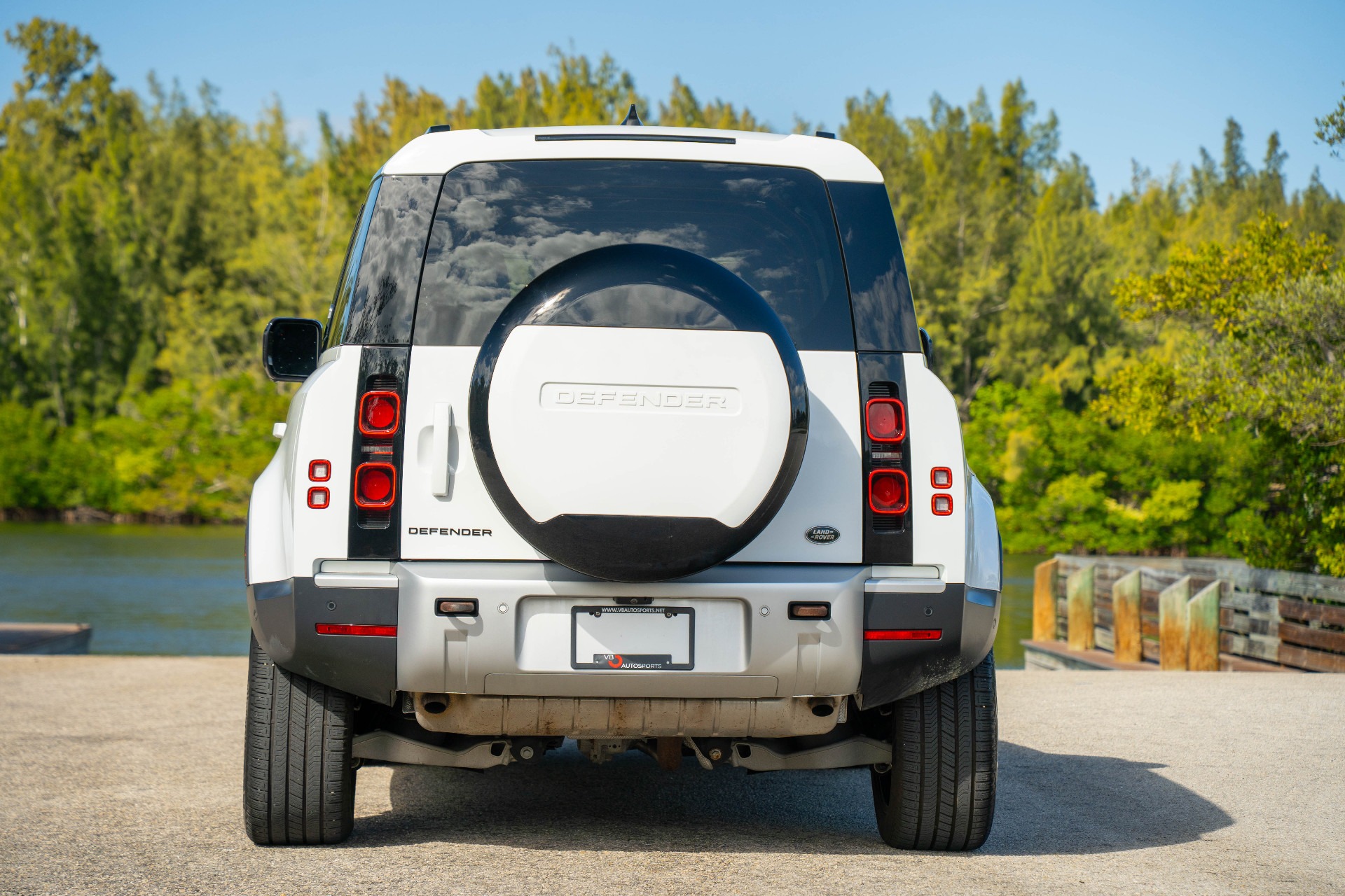 2023 Land Rover Defender 110 S