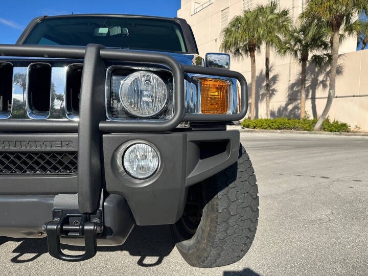 2010 HUMMER H3 Alpha