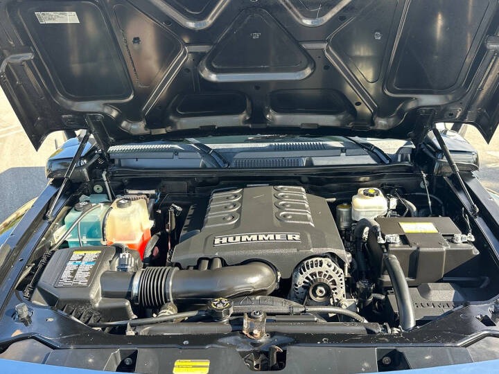 2010 HUMMER H3 Alpha