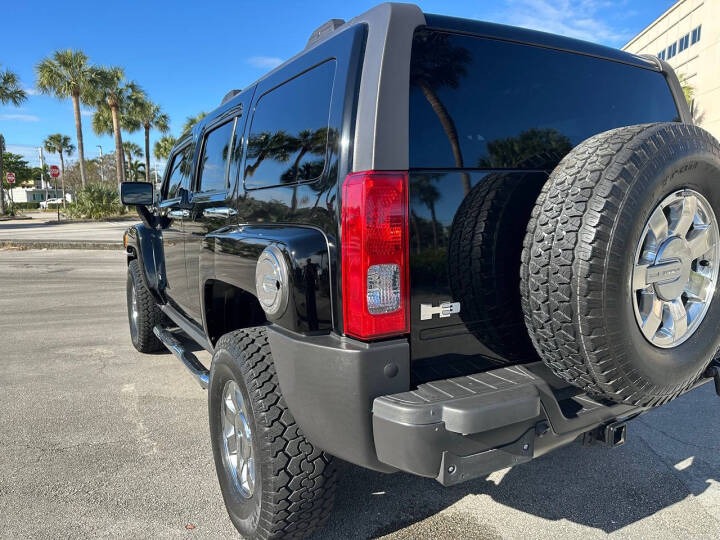 2010 HUMMER H3 Alpha