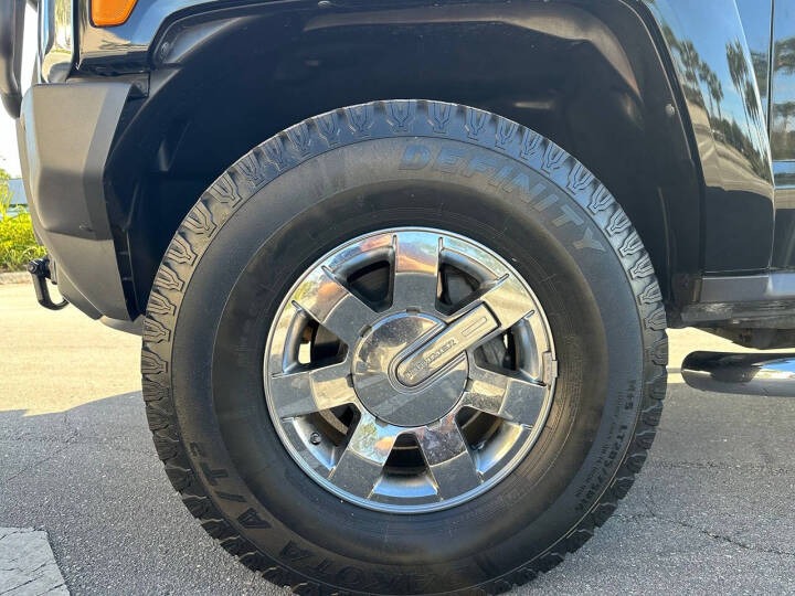 2010 HUMMER H3 Alpha