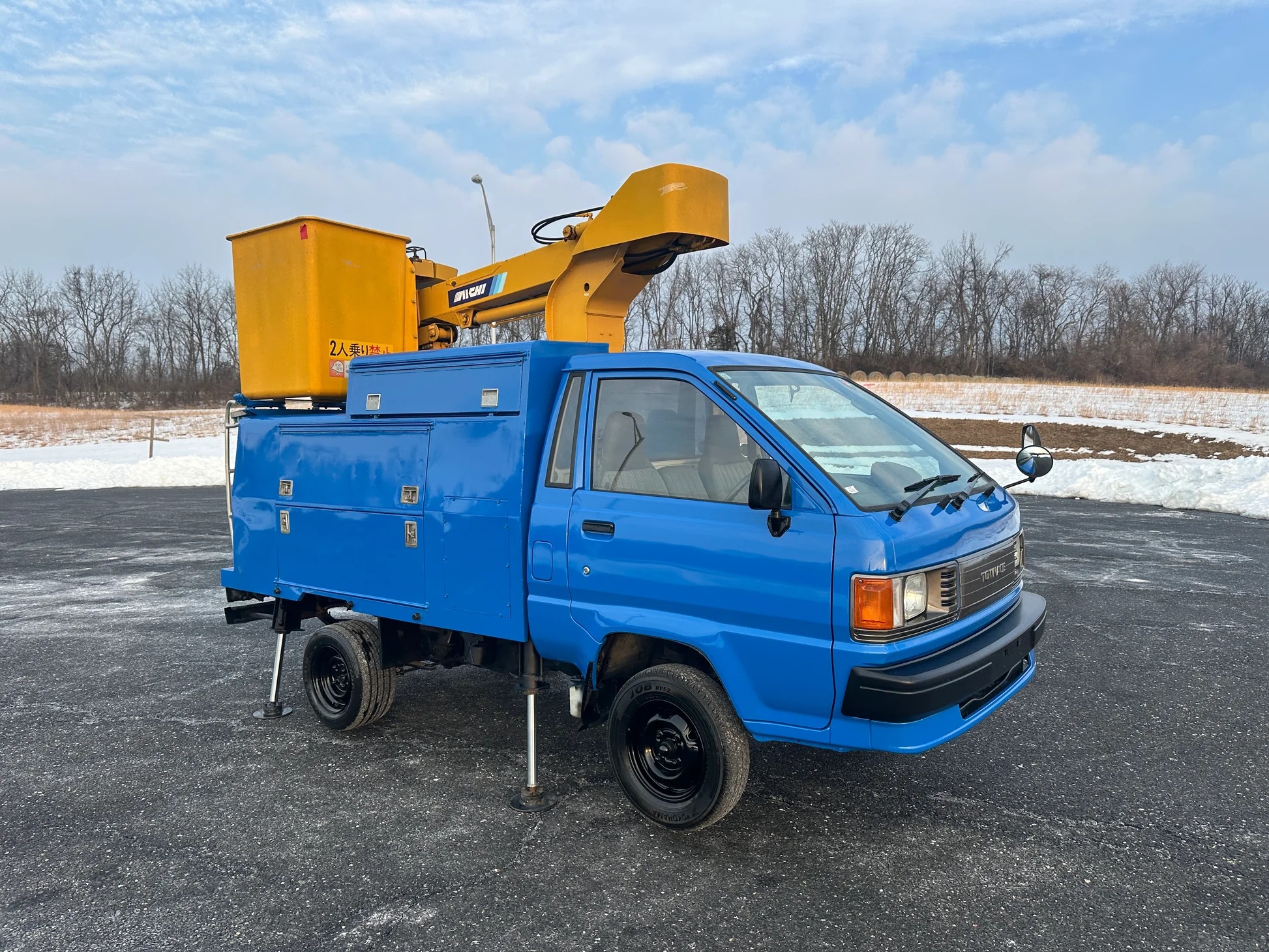 1991 Toyota Townace Aichi Bucket Truck - 4