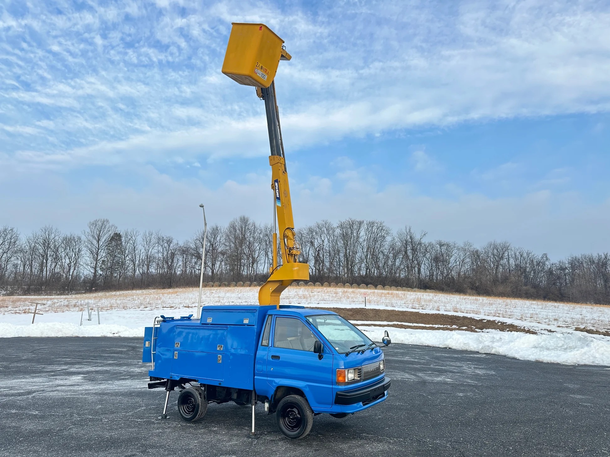 1991 Toyota Townace Aichi Bucket Truck - 3