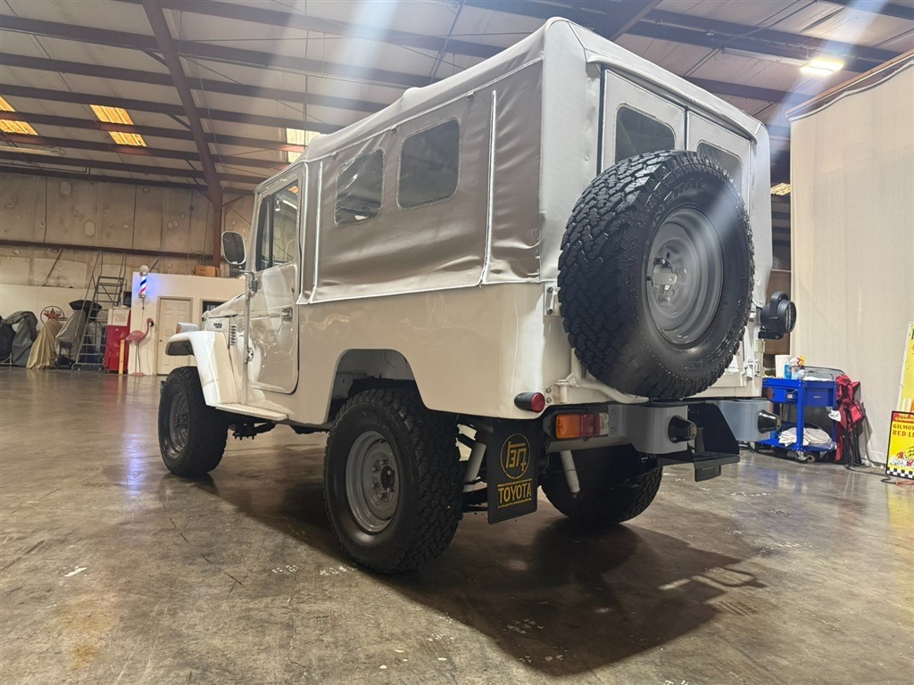 1982 Toyota Land Cruiser FJ43 - 4