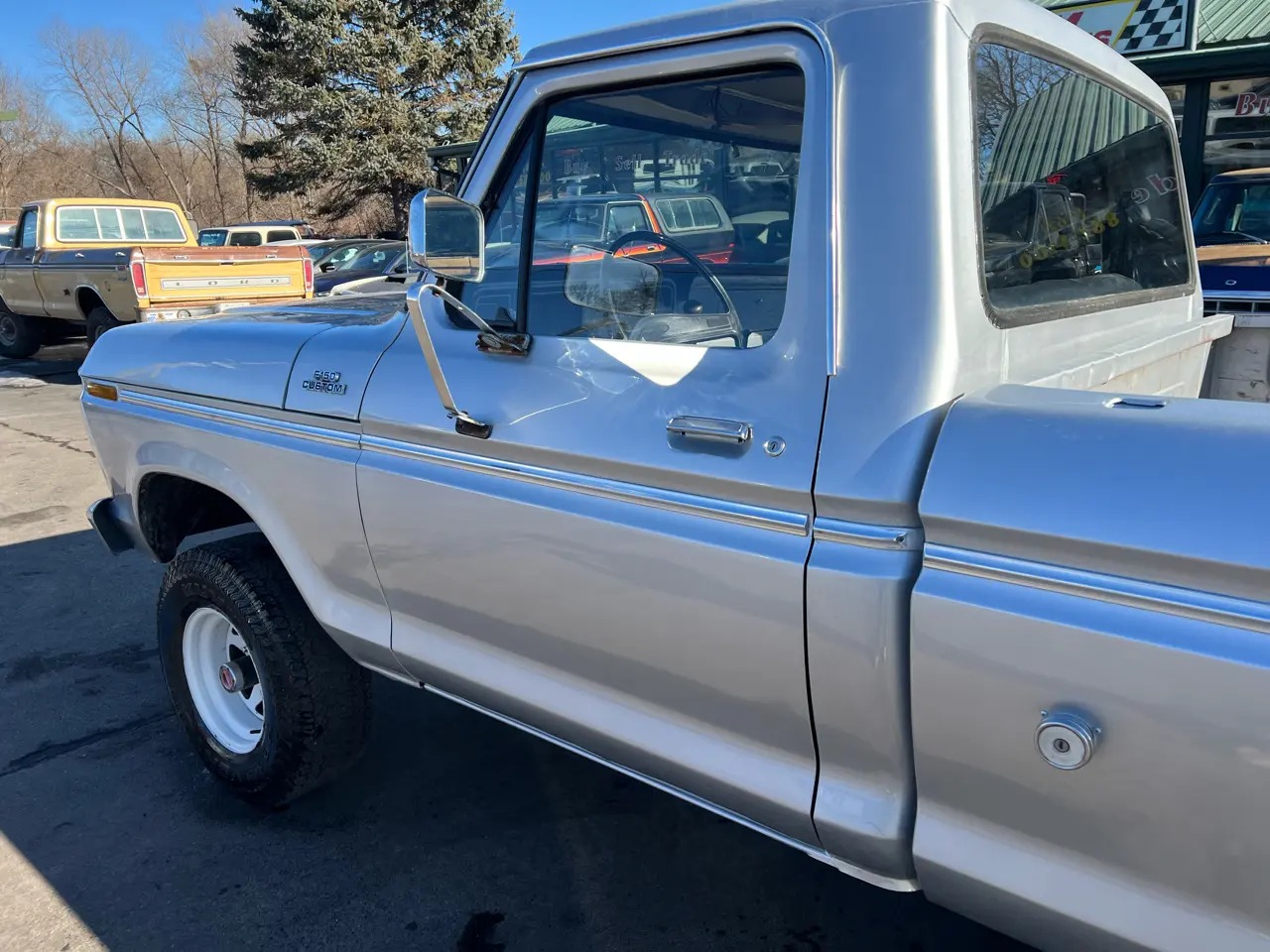 1977 Ford F-150 4×4 - 4