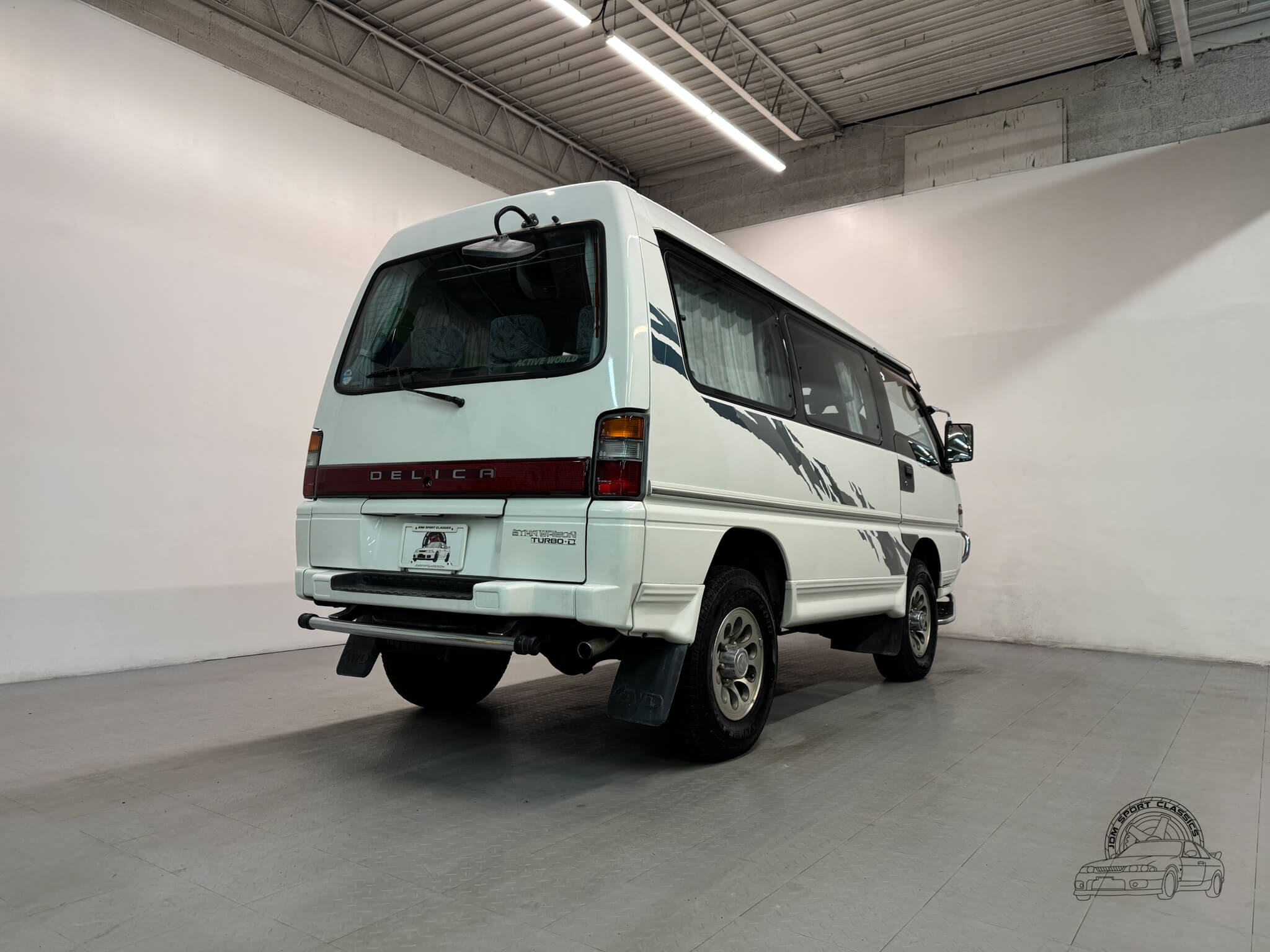 1997 Mitsubishi Delica Starwagon Active World