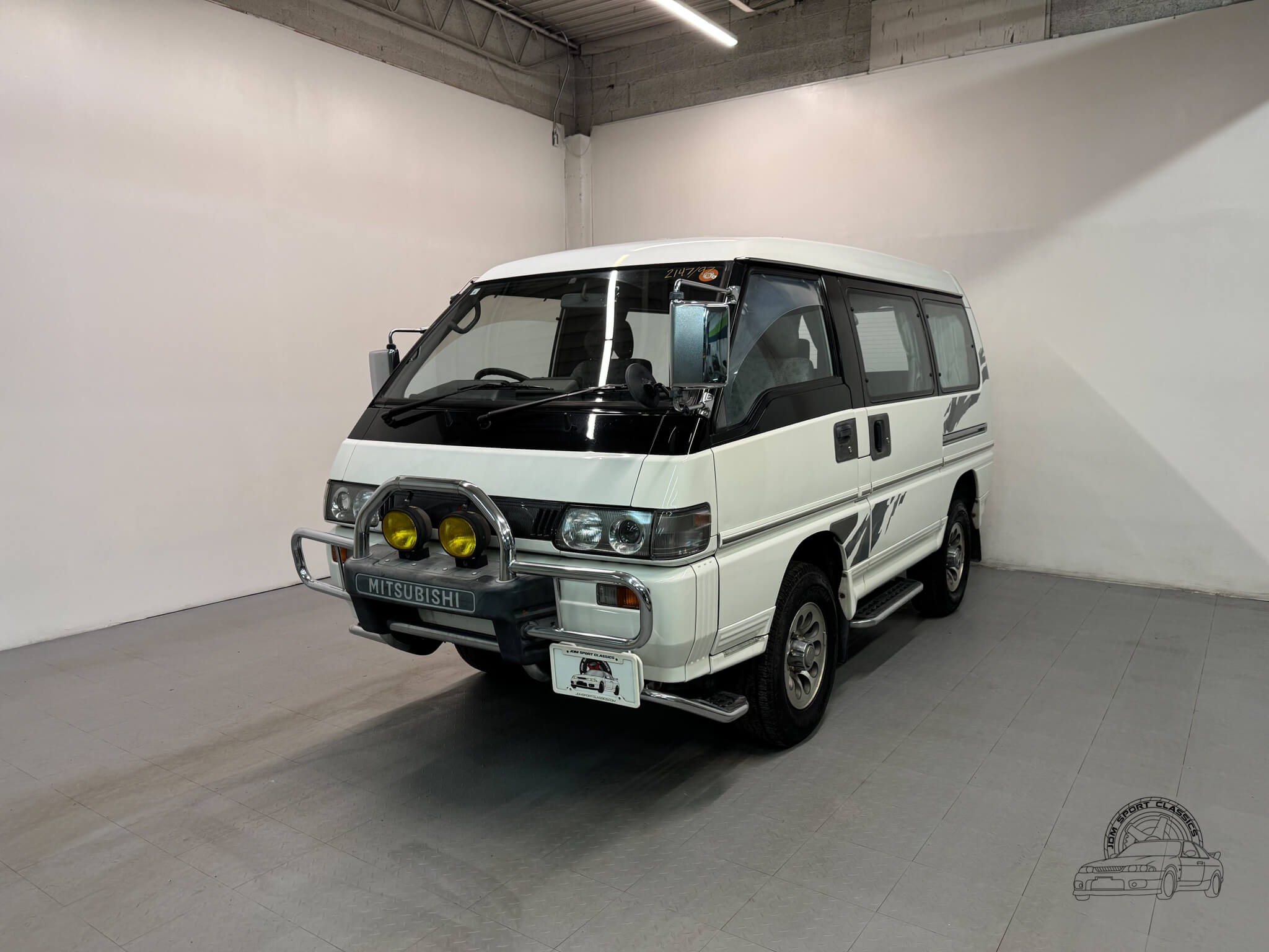 1997 Mitsubishi Delica Starwagon Active World