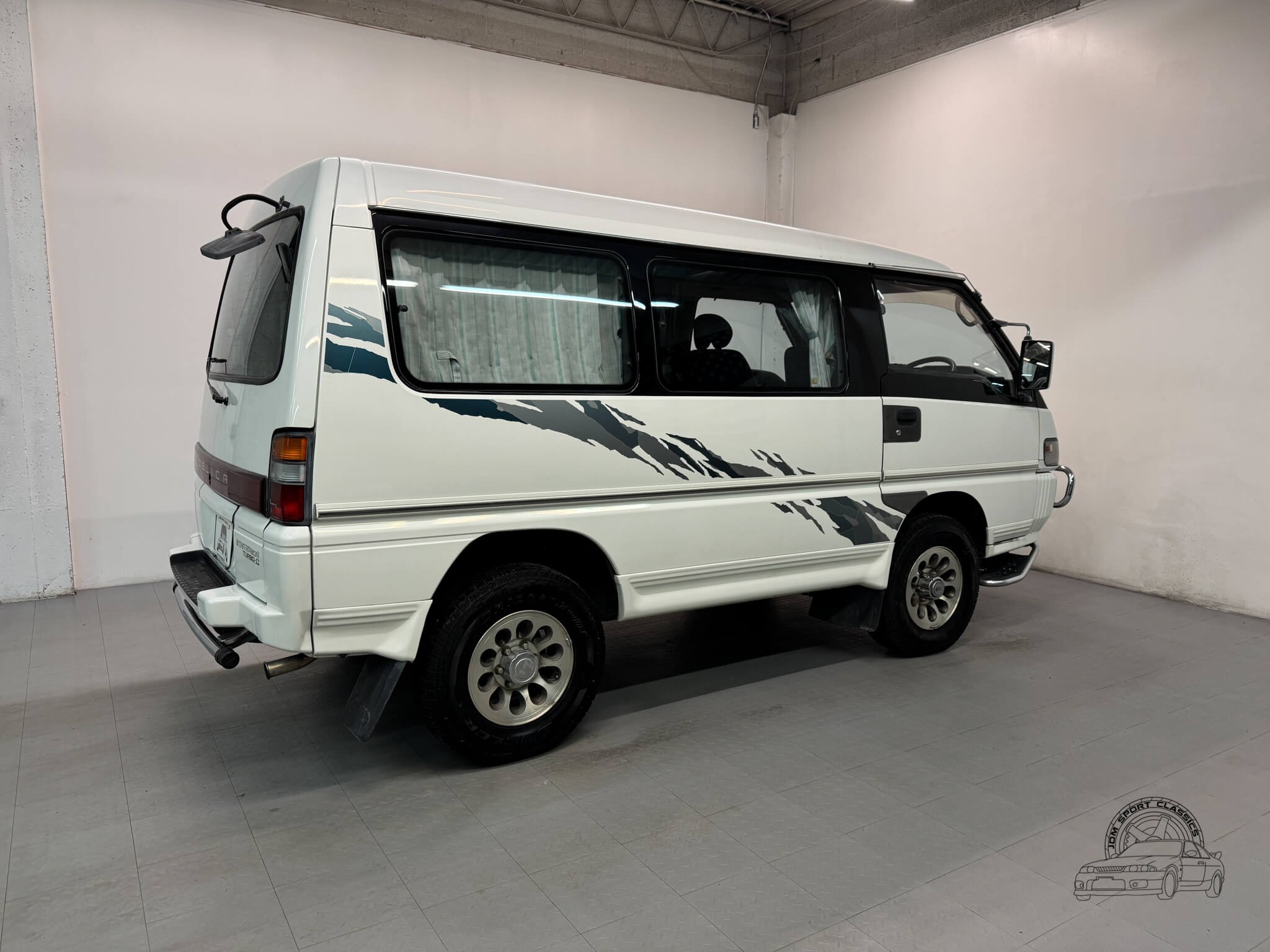 1997 Mitsubishi Delica Starwagon Active World