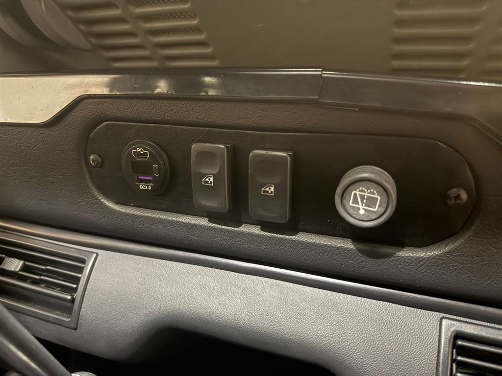 1990 Land Rover Defender 110