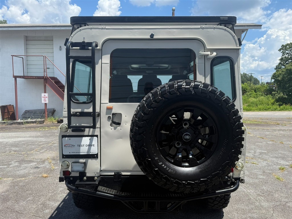1990 Land Rover Defender 110