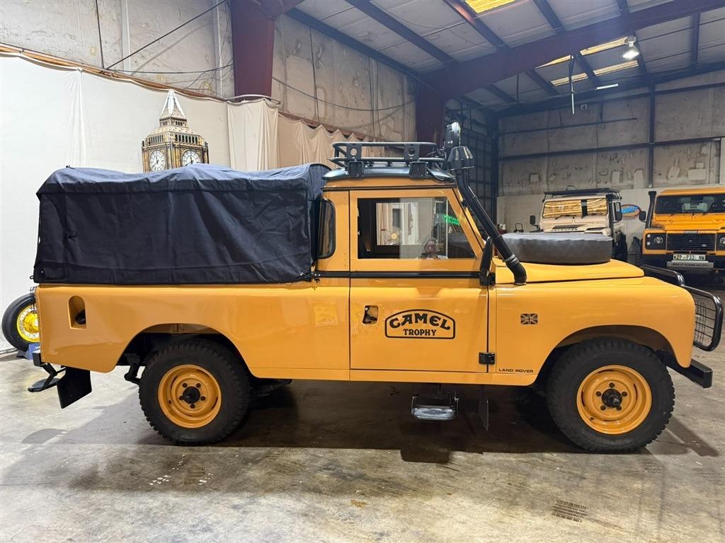 1981 Land Rover Series III 109 High-Cap - 2