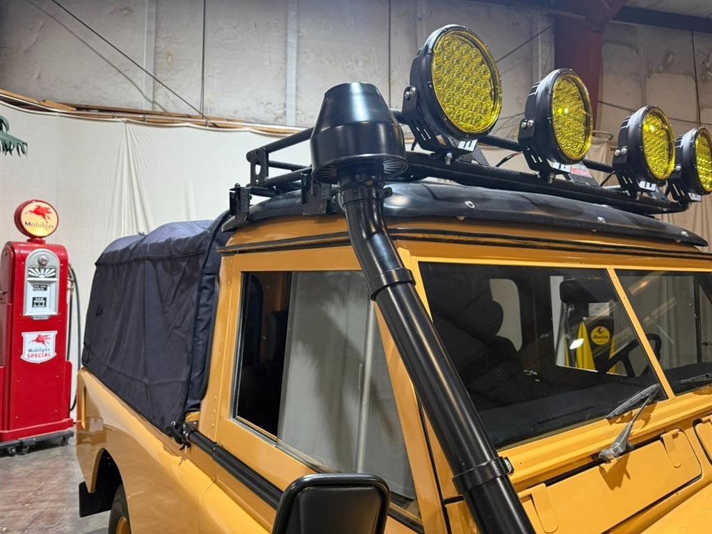 1981 Land Rover Series III 109 High-Cap