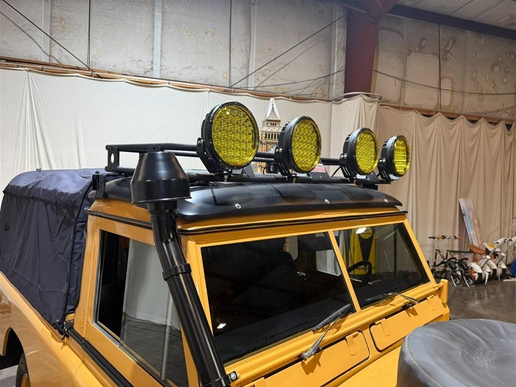 1981 Land Rover Series III 109 High-Cap