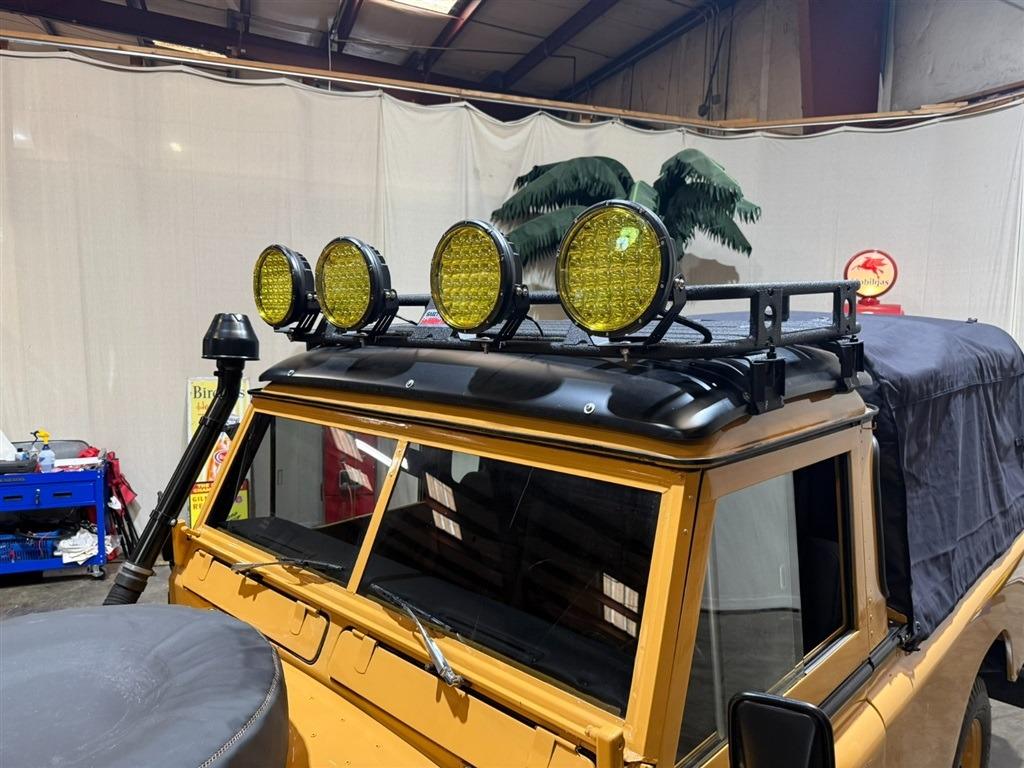 1981 Land Rover Series III 109 High-Cap