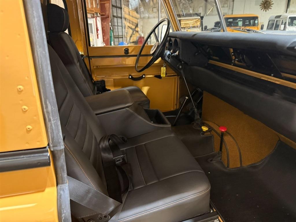1981 Land Rover Series III 109 High-Cap