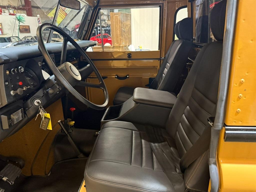1981 Land Rover Series III 109 High-Cap