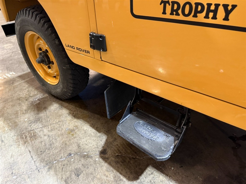 1981 Land Rover Series III 109 High-Cap