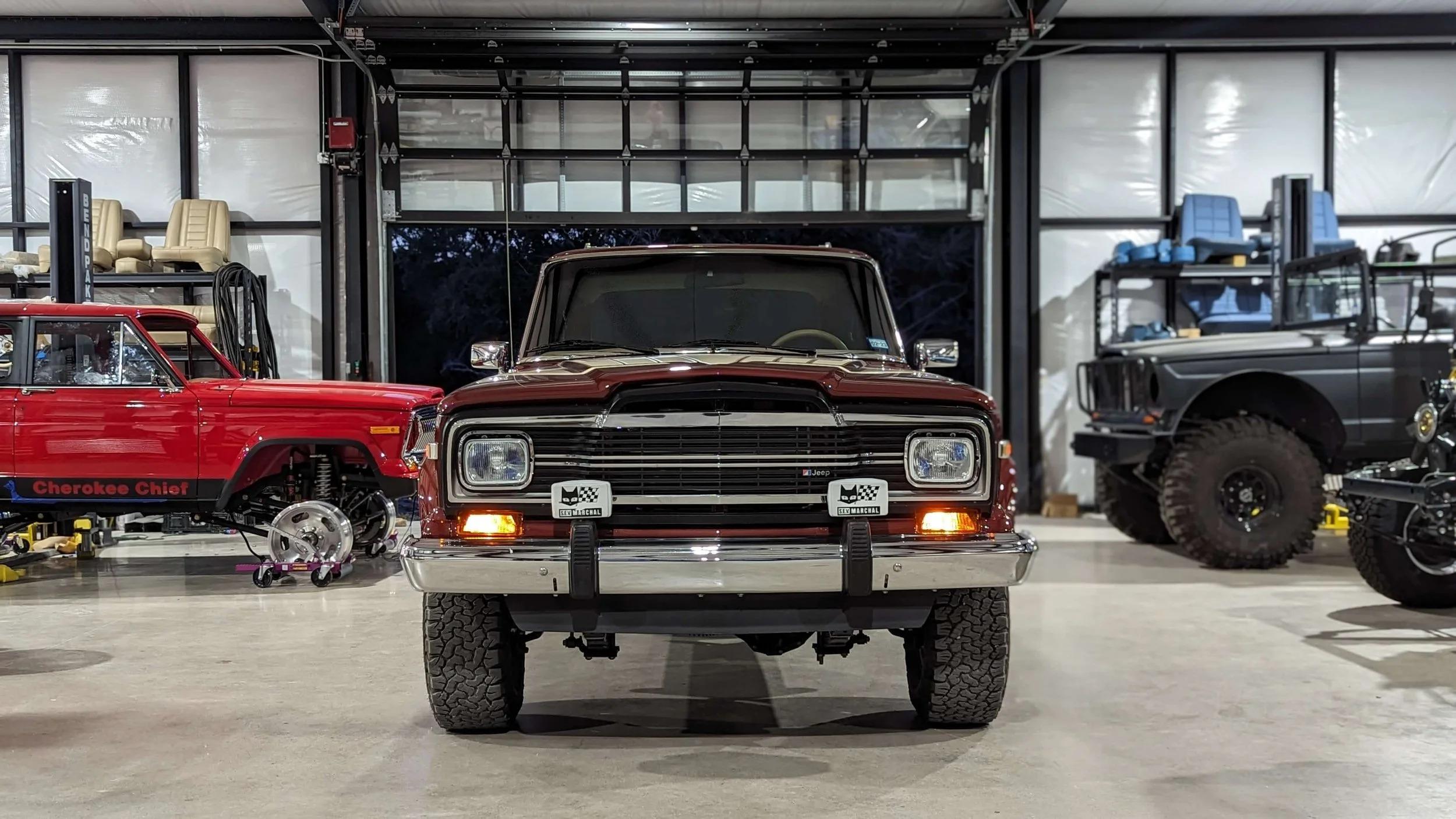 1979 Jeep Cherokee Golden Hawk - 2