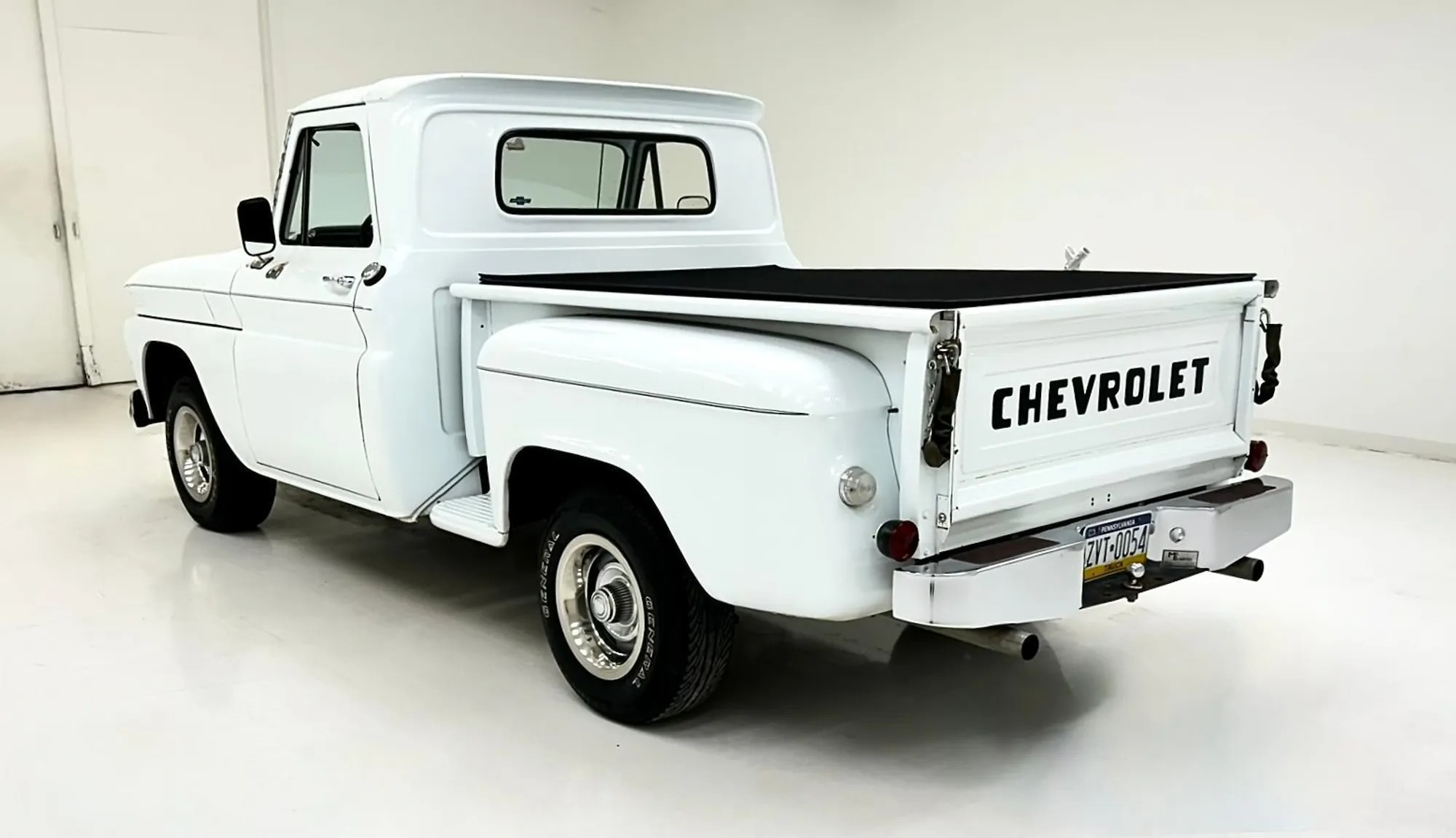 1966 Chevrolet C10 Stepside - 3
