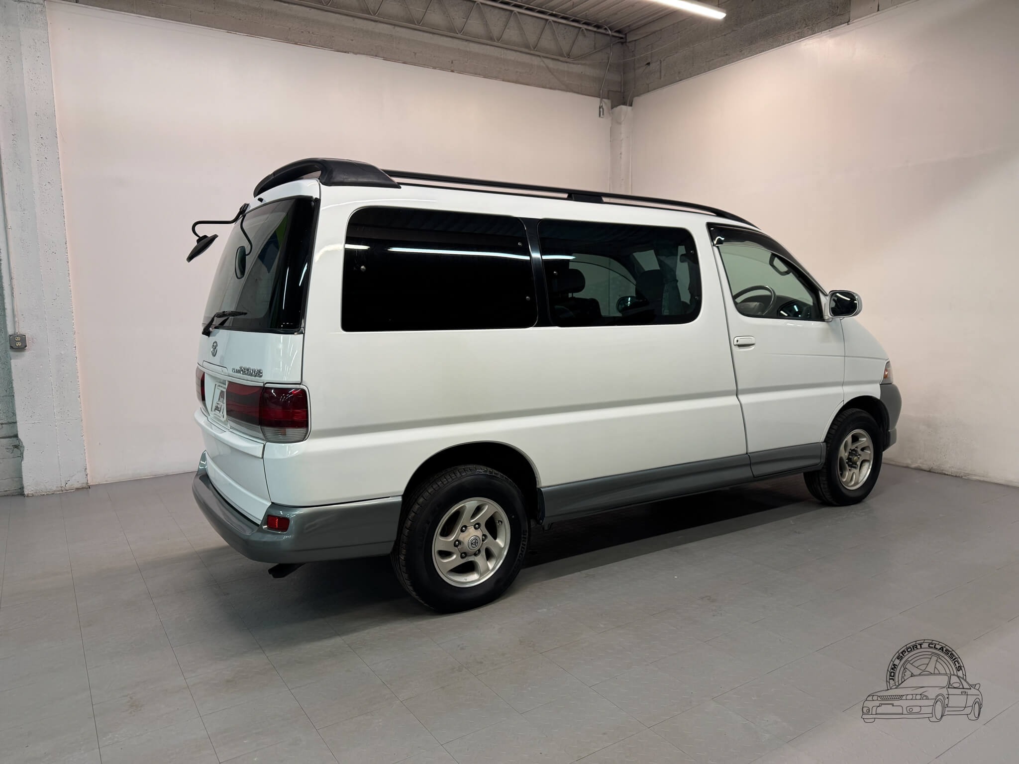1998 Toyota HiAce Regius Wind Tourer