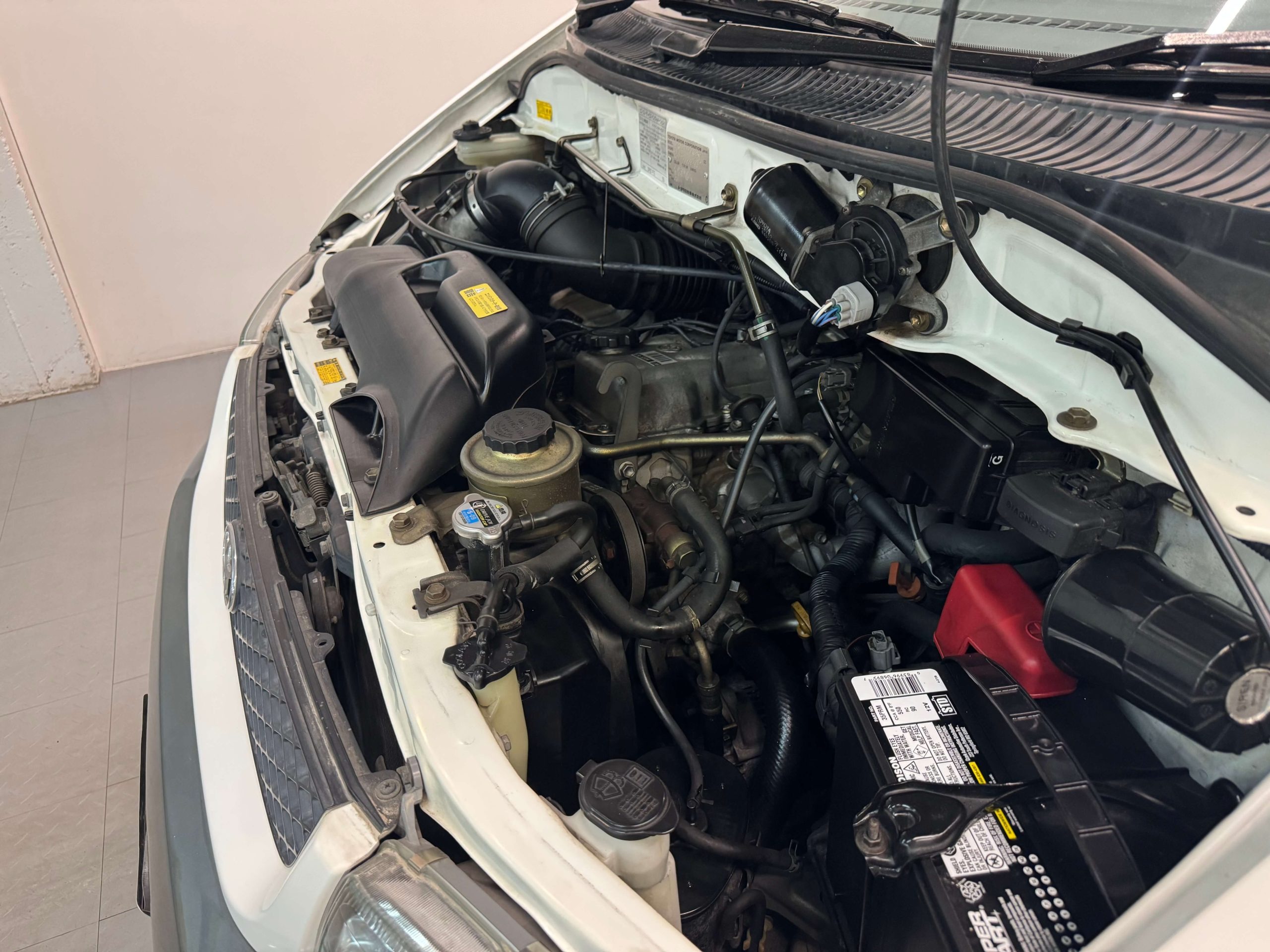 1998 Toyota HiAce Regius Wind Tourer