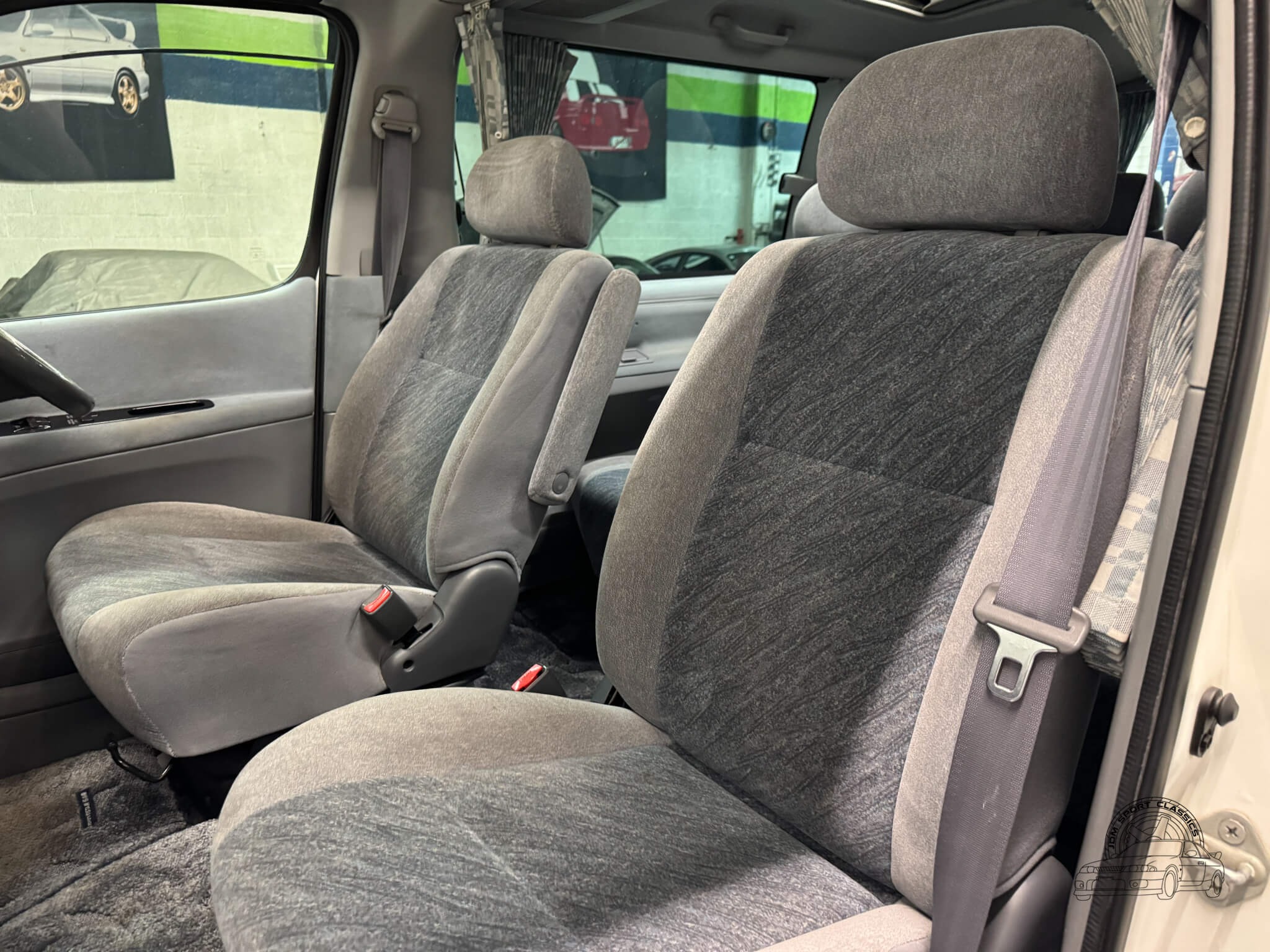1998 Toyota HiAce Regius Wind Tourer