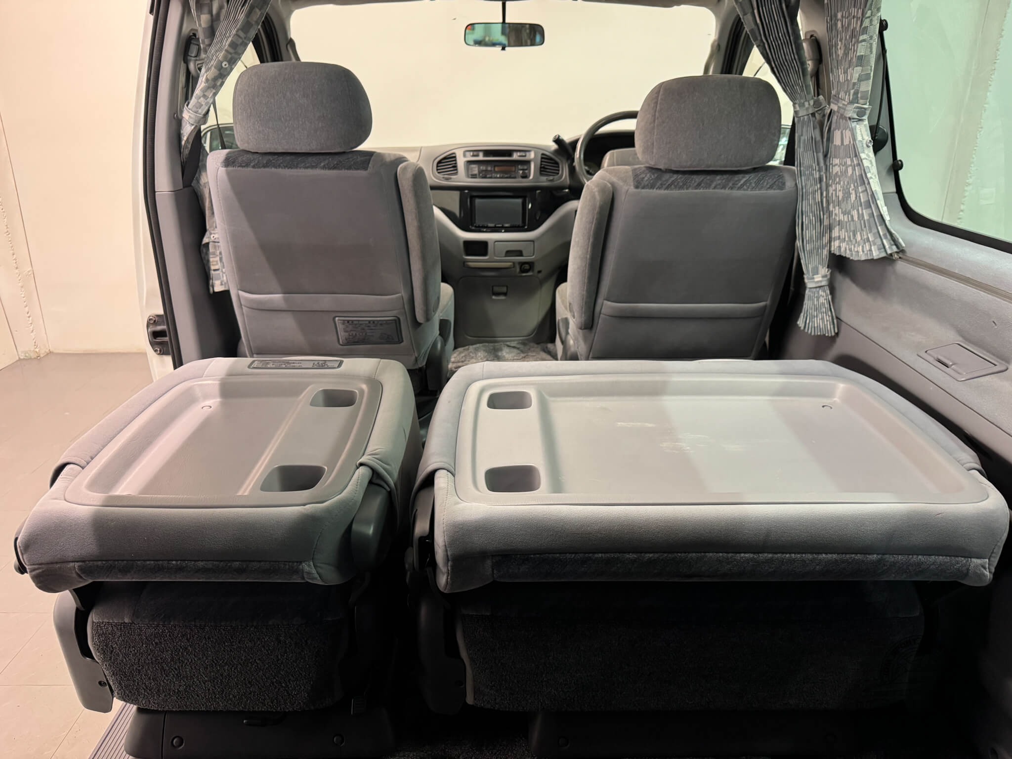 1998 Toyota HiAce Regius Wind Tourer