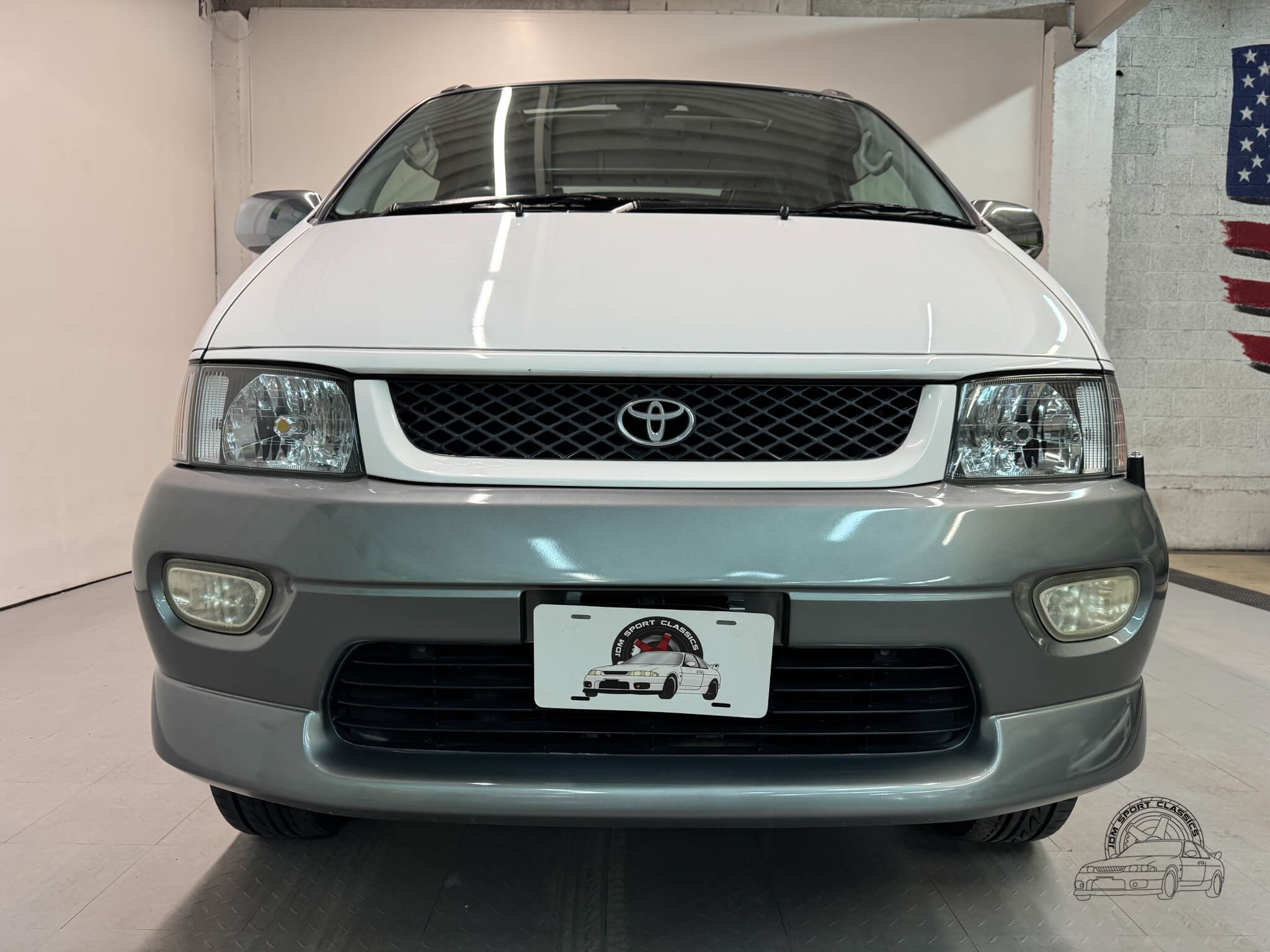 1998 Toyota HiAce Regius Wind Tourer