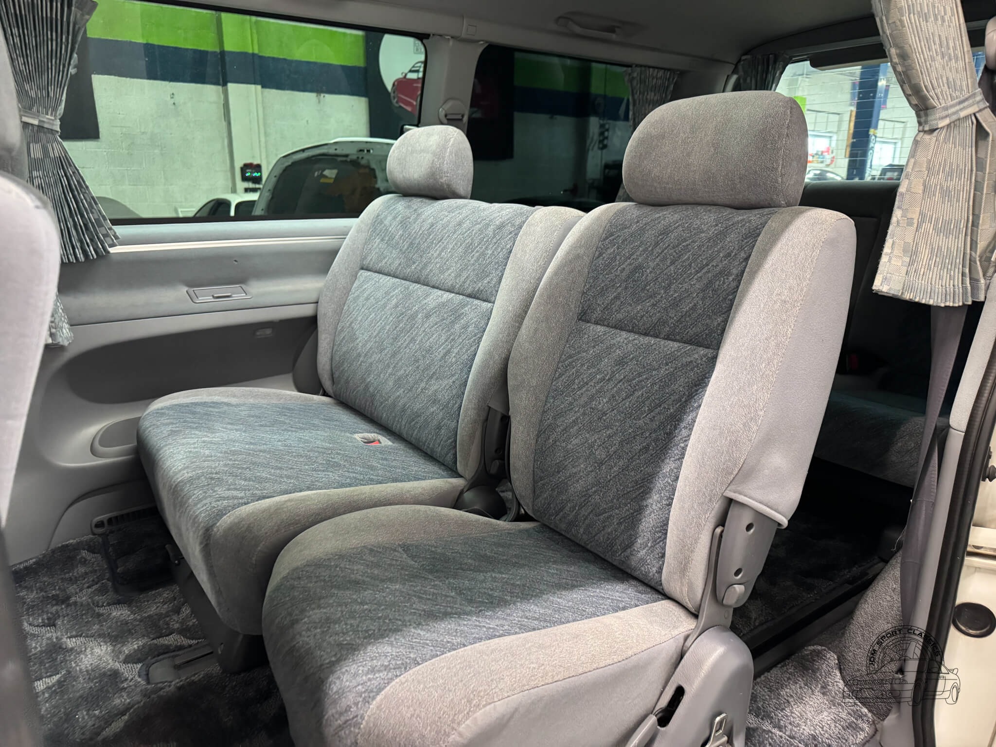 1998 Toyota HiAce Regius Wind Tourer