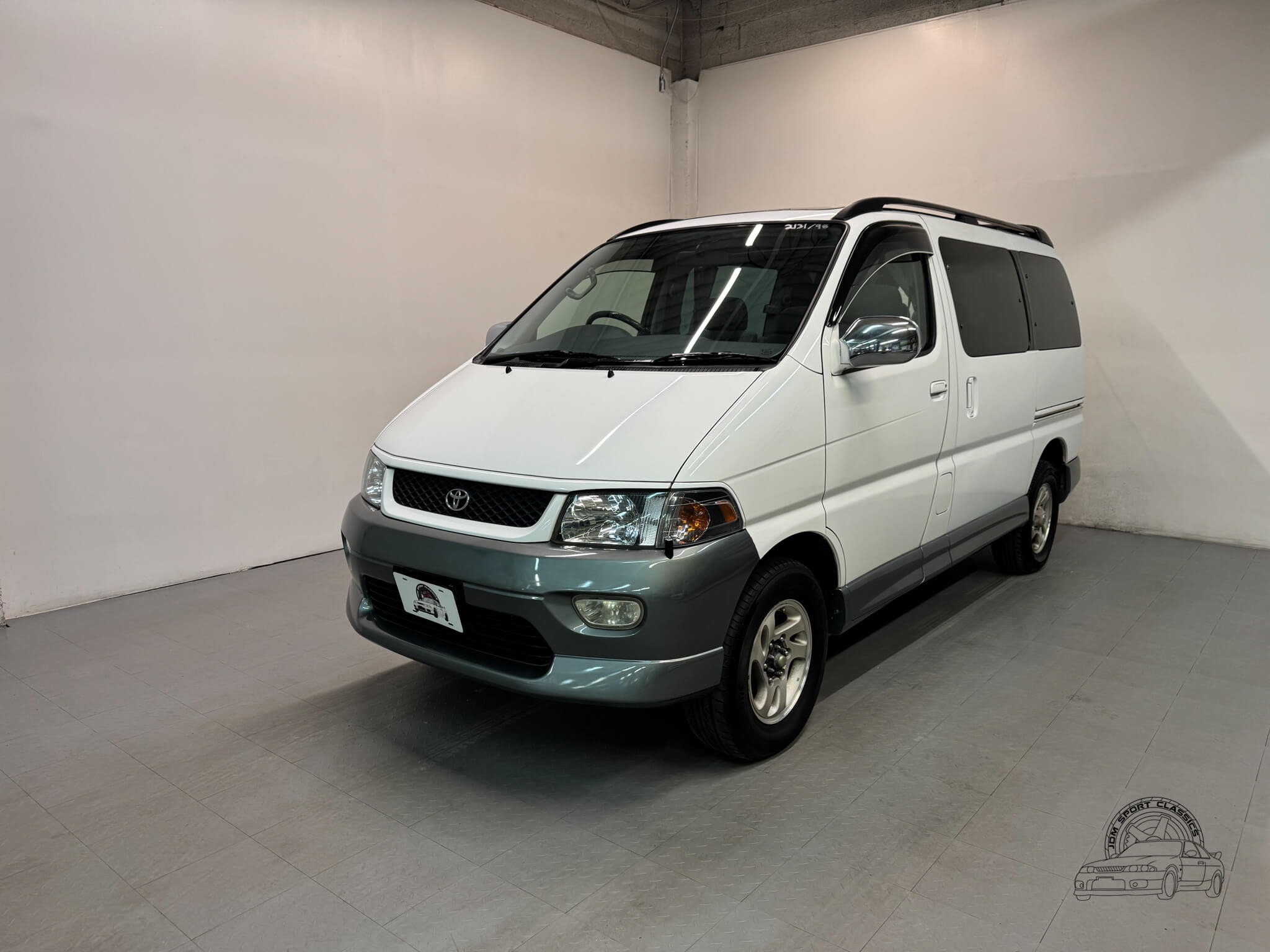 1998 Toyota HiAce Regius Wind Tourer