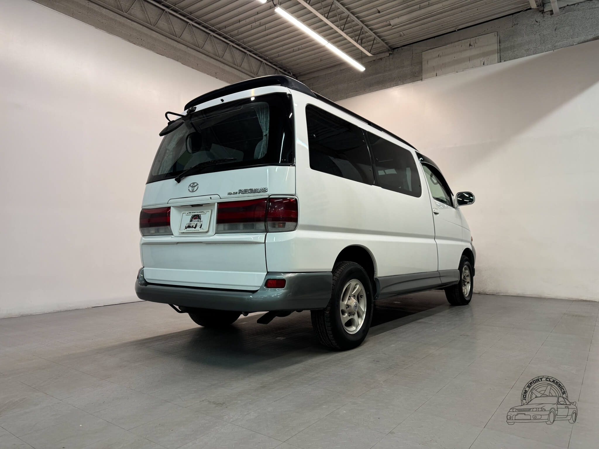 1998 Toyota HiAce Regius Wind Tourer
