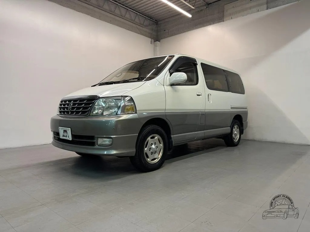  Toyota HiAce