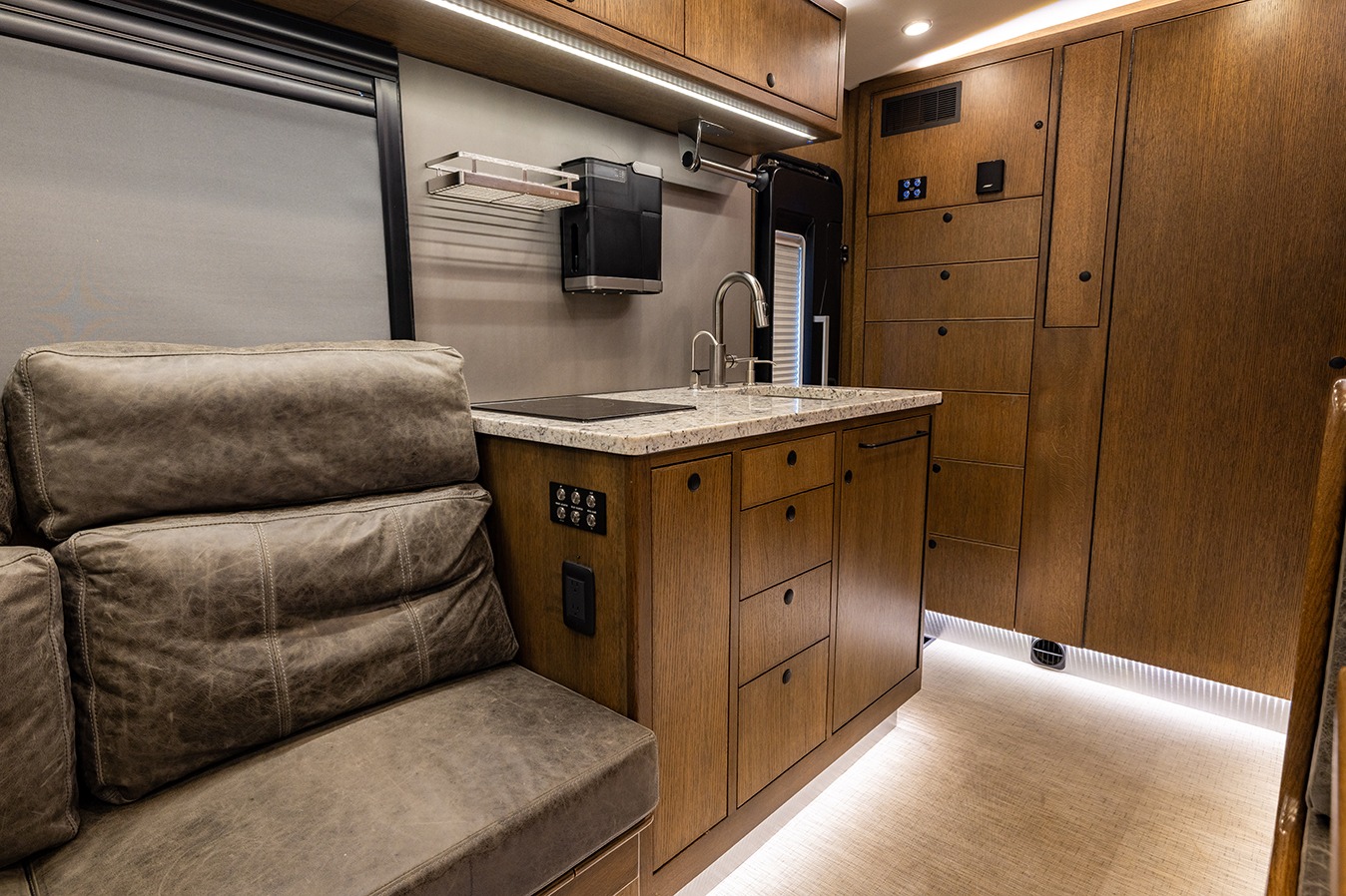 2020 EarthRoamer XV-LTi 010