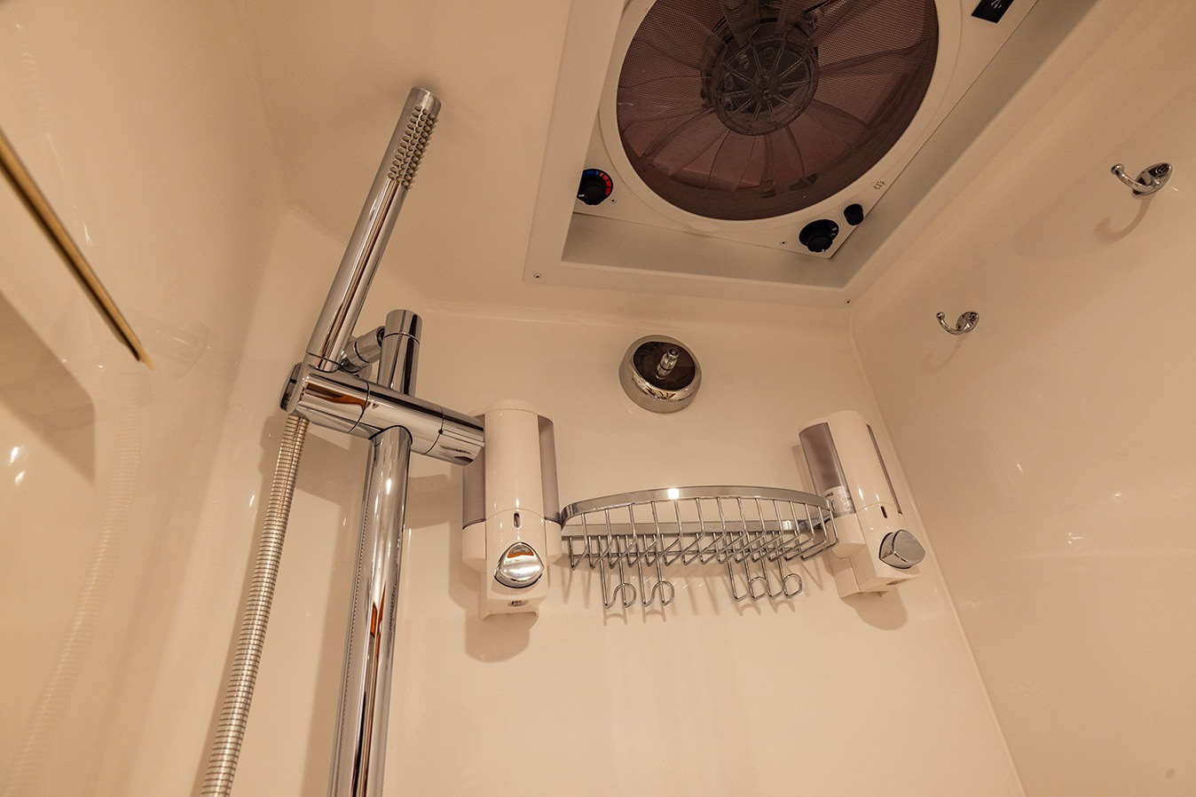 2020 EarthRoamer XV-LTi 010