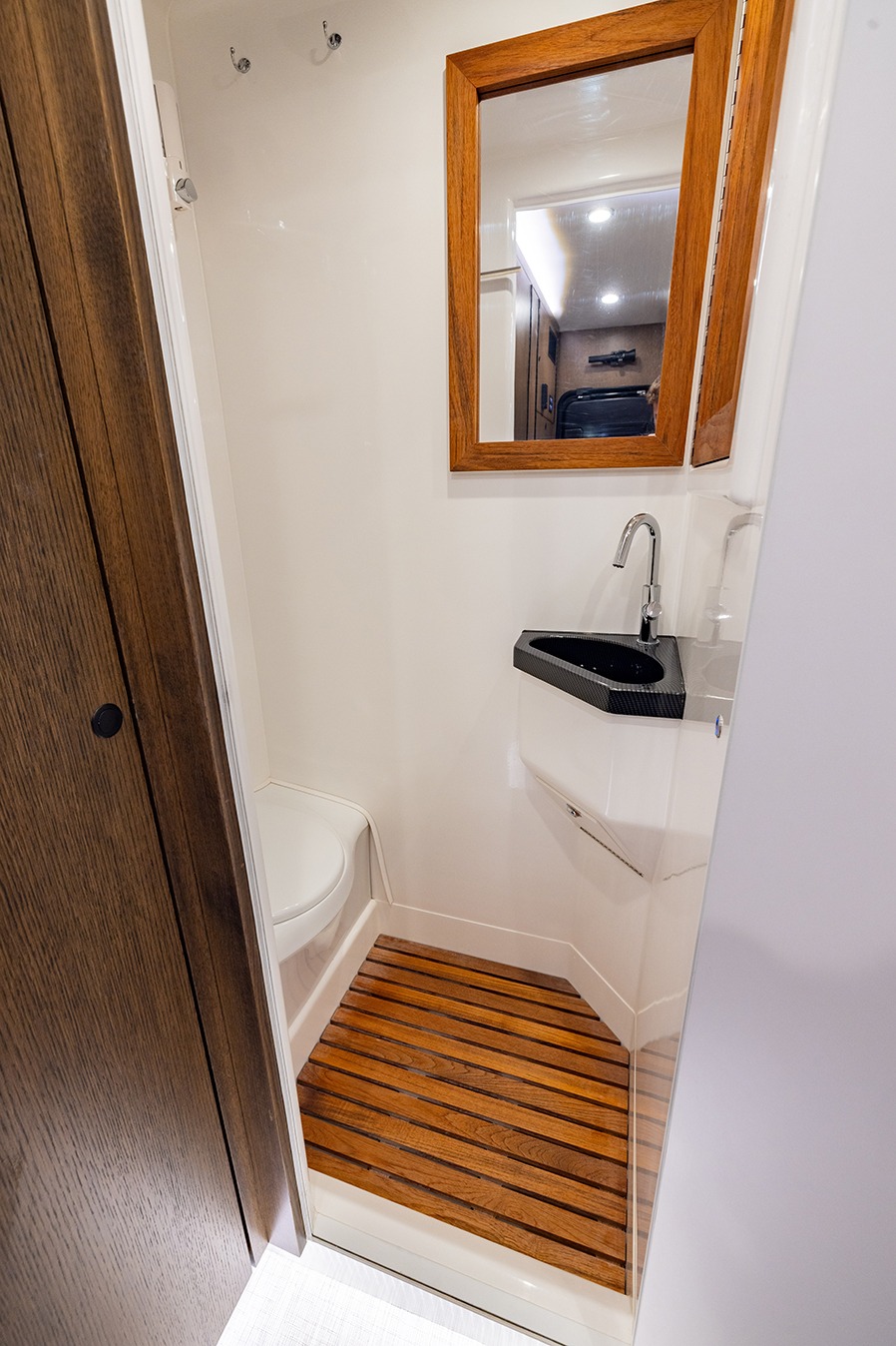 2020 EarthRoamer XV-LTi 010