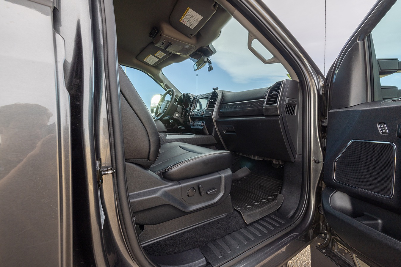 2020 EarthRoamer XV-LTi 010