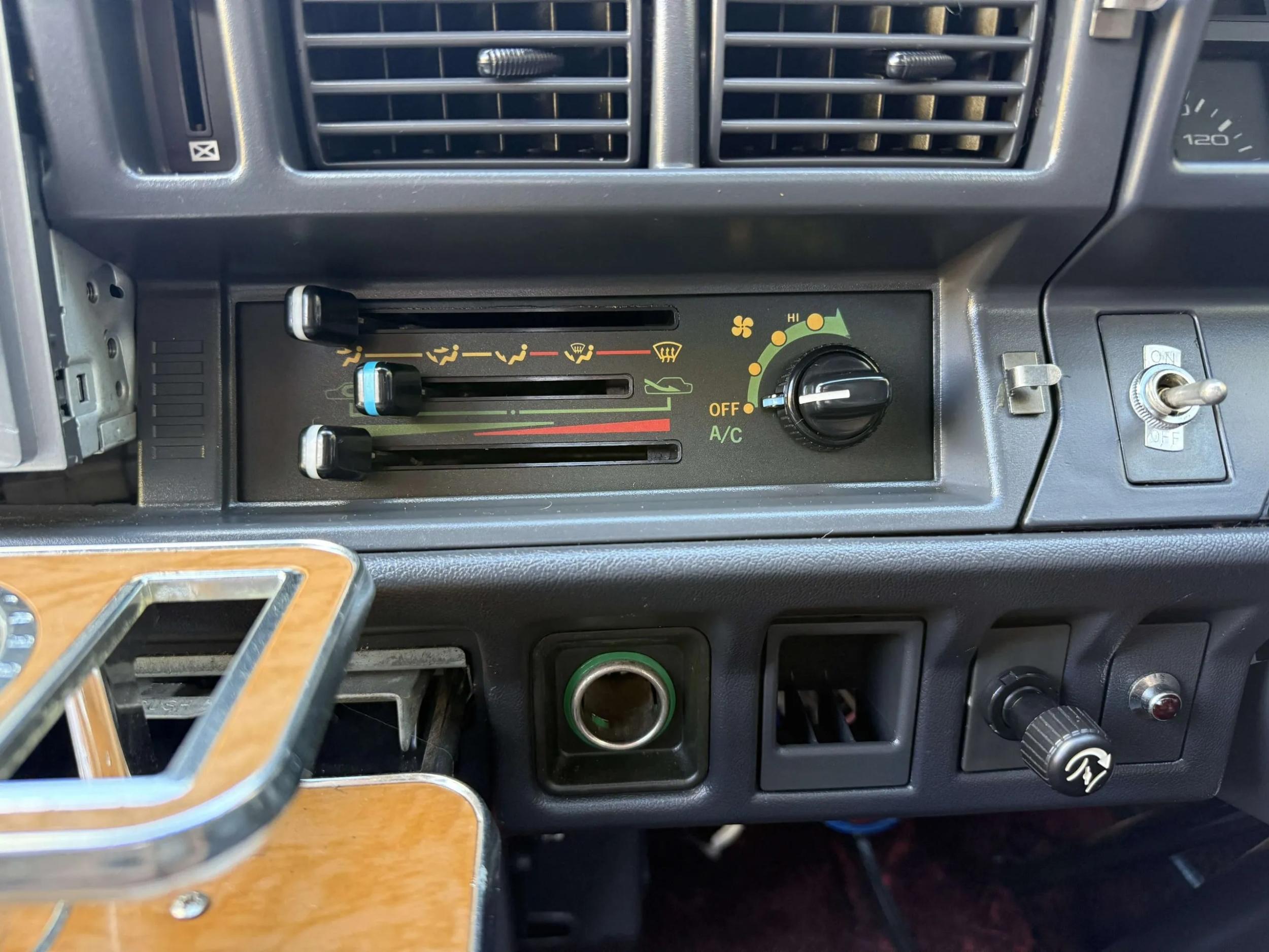 1992 Toyota TownAce Pop-Top Camper