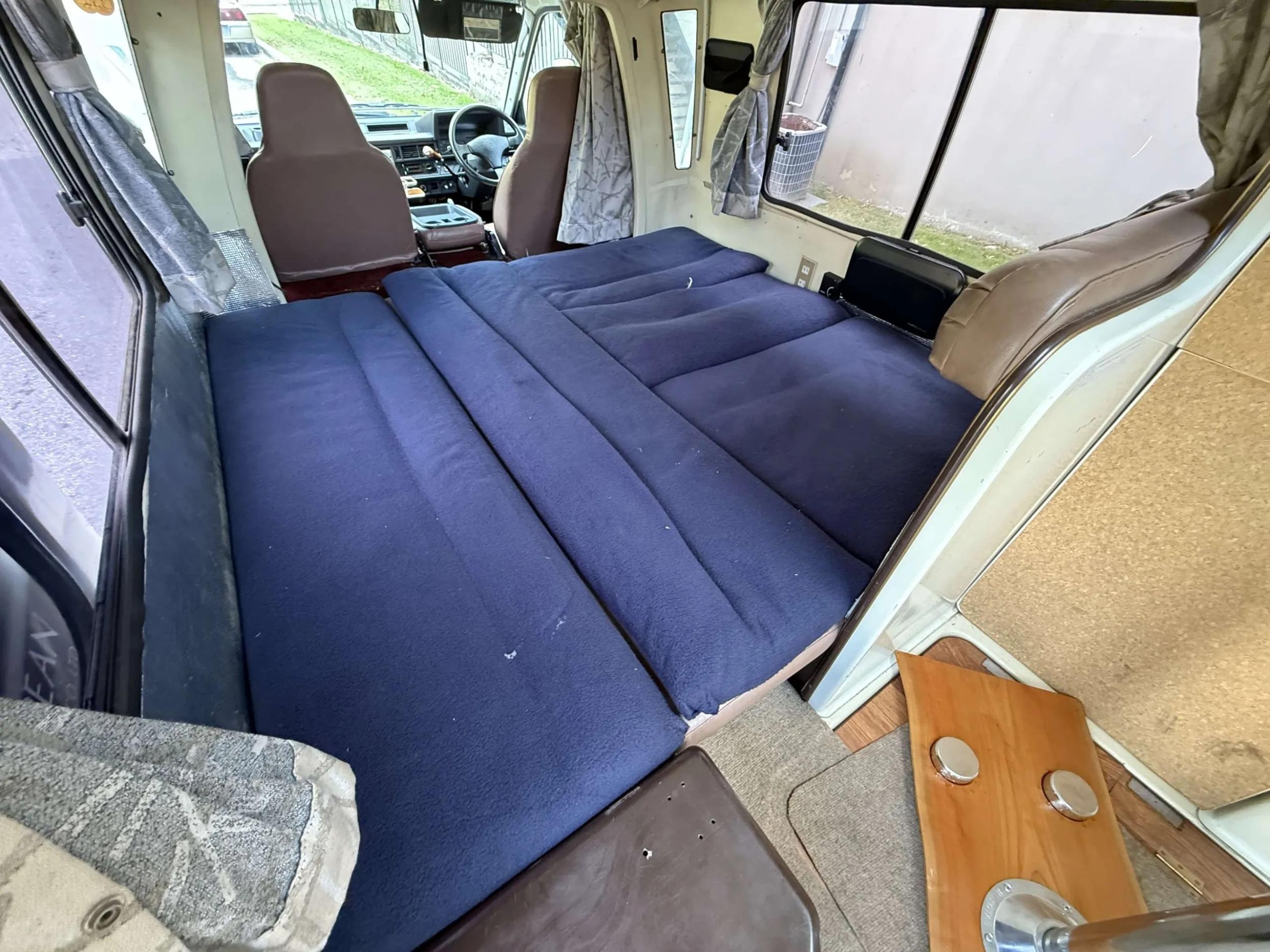 1992 Toyota TownAce Pop-Top Camper