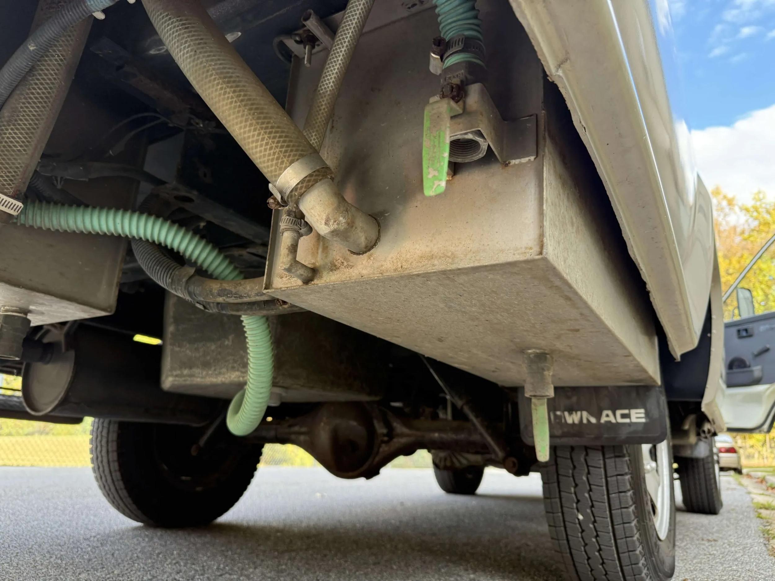 1992 Toyota TownAce Pop-Top Camper