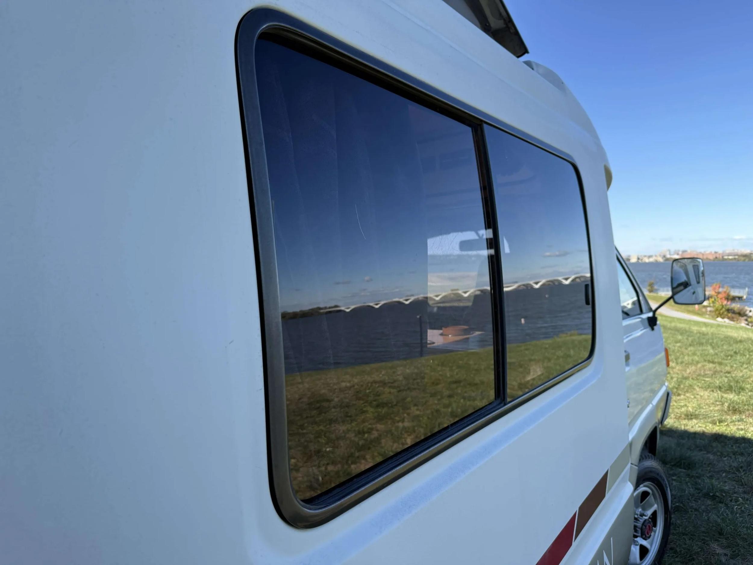 1992 Toyota TownAce Pop-Top Camper