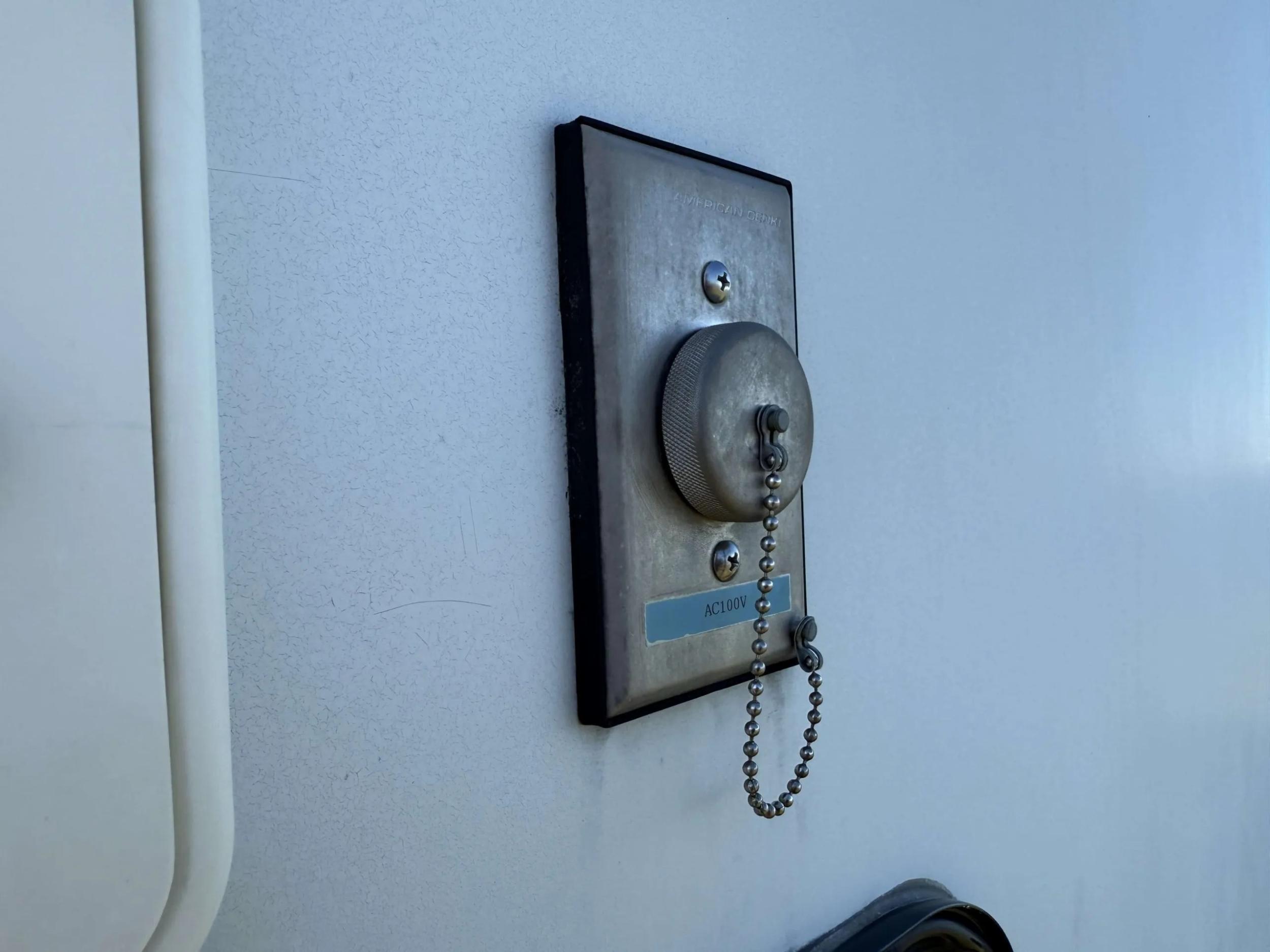 1992 Toyota TownAce Pop-Top Camper