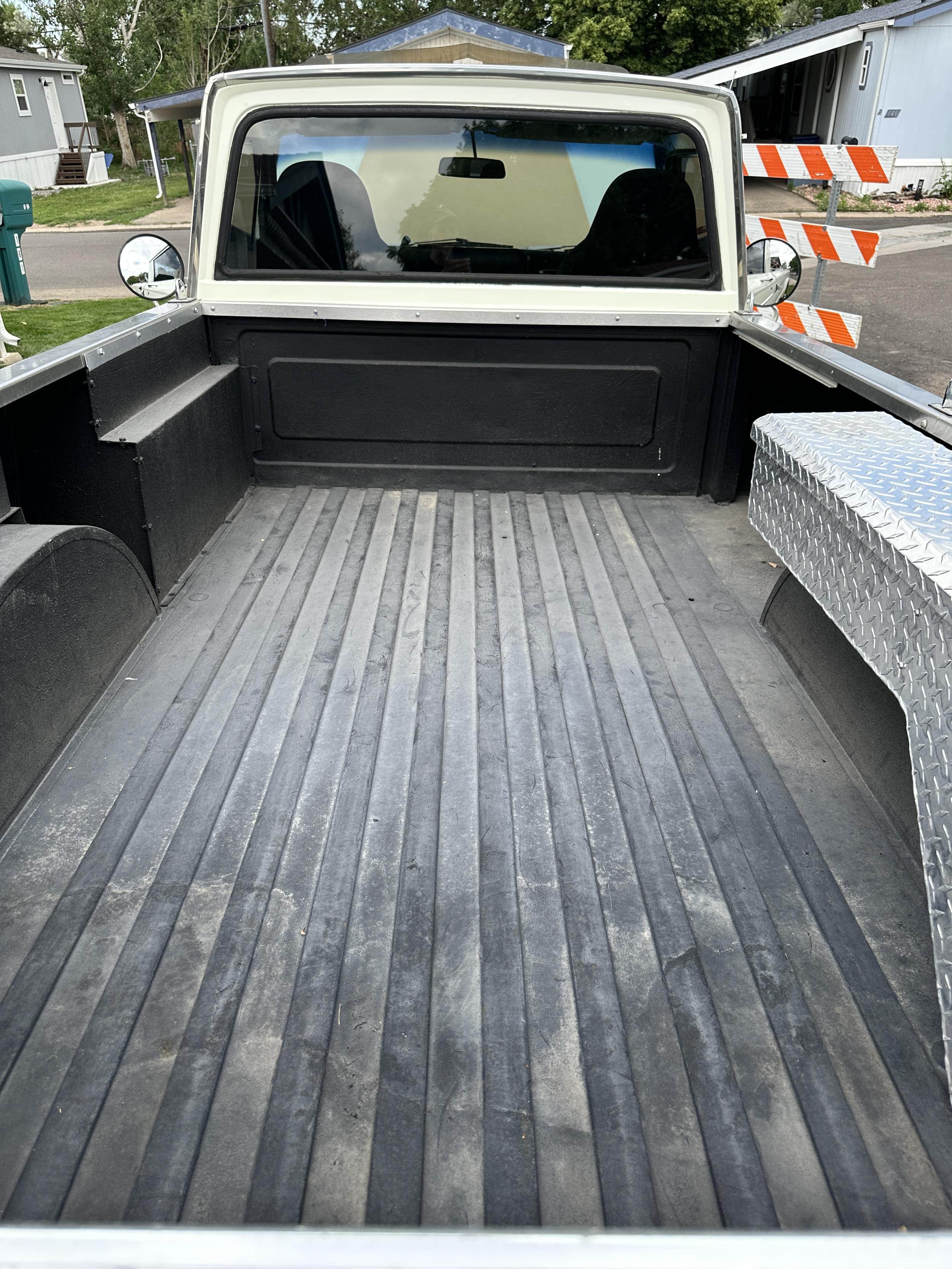 1972 Jeep J-4800 Camper Special